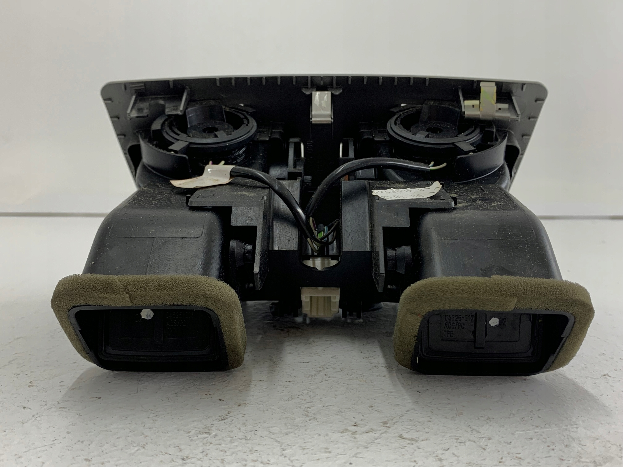 BMW E65 LIFT LCI KRATKA NAWIEWU TUNELU TYŁ 7002395 - zdjęcie 5