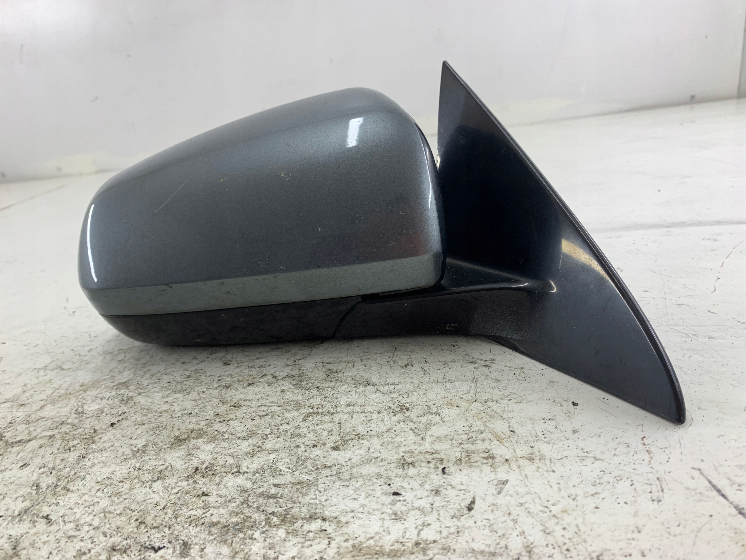 Dodatkowe zdjęcie używanej części: CHRYSLER SEBRING III LUSTERKO PRAWE 5 PIN GRAFIT