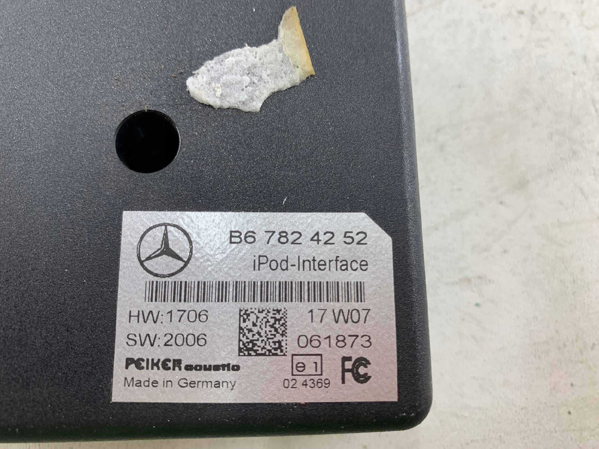 Dodatkowe zdjęcie używanej części: MERCEDES W211 MODUŁ IPOD B67824252
