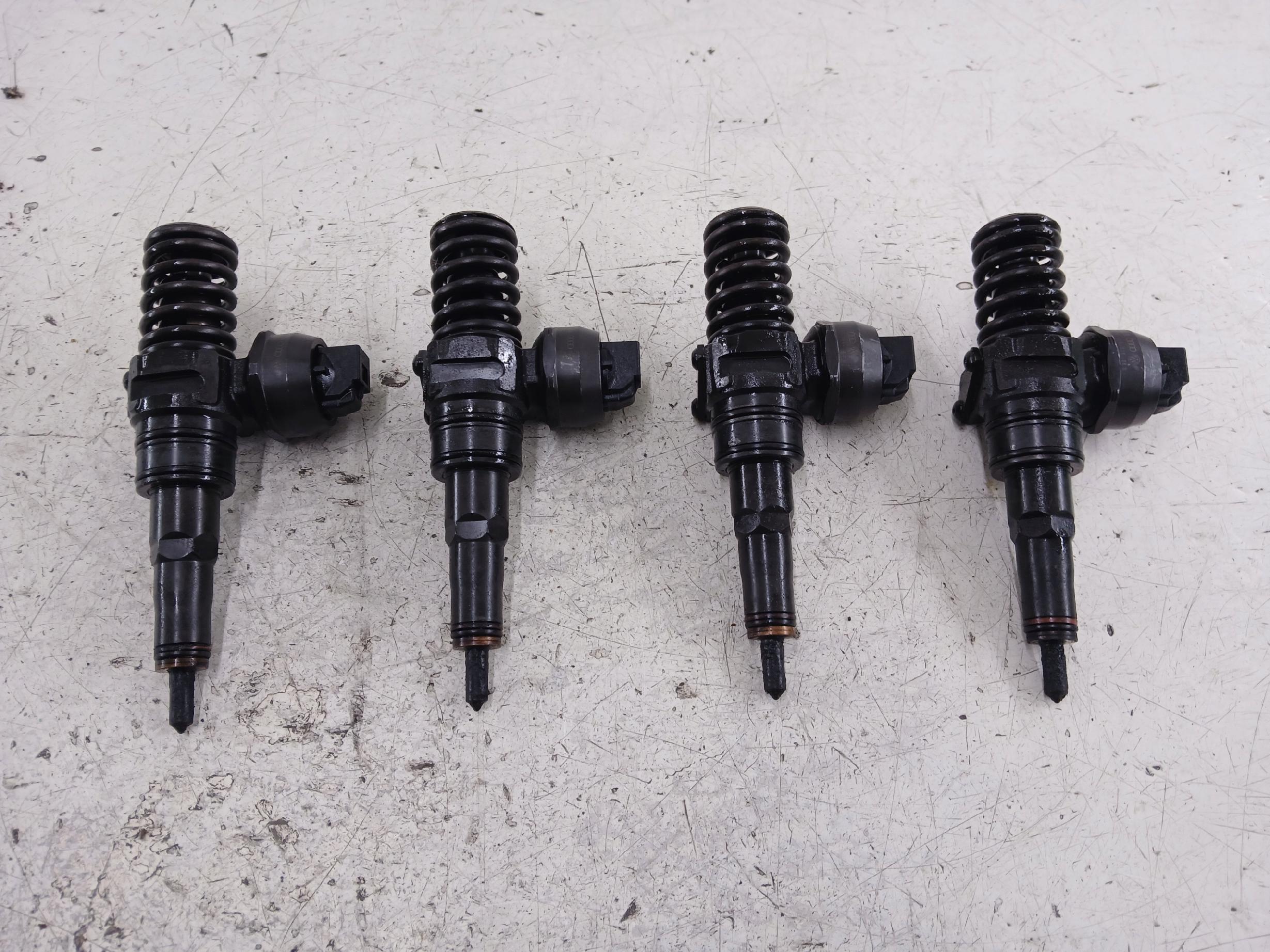 Dodatkowe zdjęcie używanej części: POMPOWTRYSK VW AUDI SEAT SKODA 1.9 TDI ASZ 038130073AK