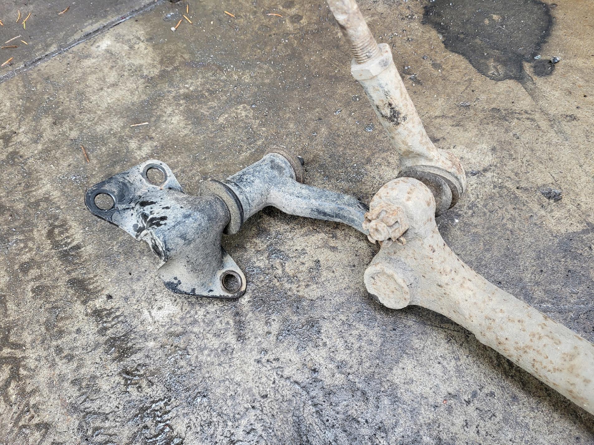 NISSAN NAVARA D22 DRĄŻEK SKRĘTNY PRZÓD - zdjęcie 5