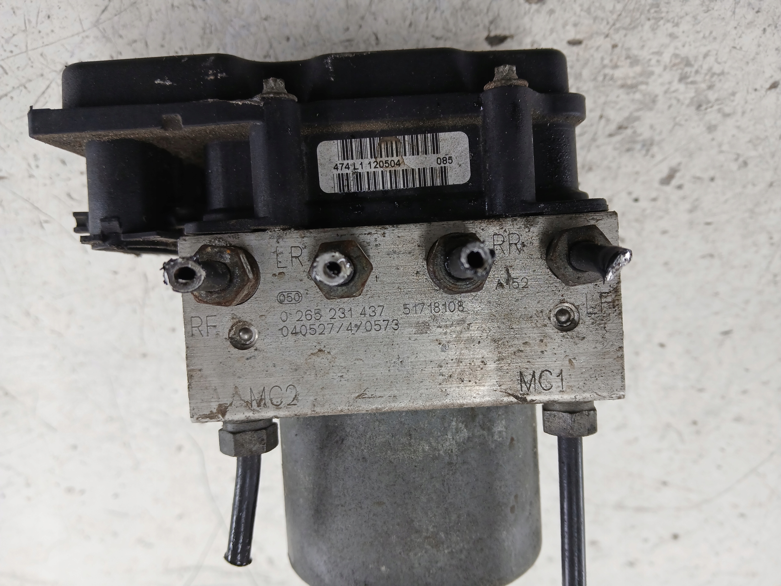 Dodatkowe zdjęcie używanej części: FIAT STILO POMPA HAMULCOWA ABS 51718108 0265800369