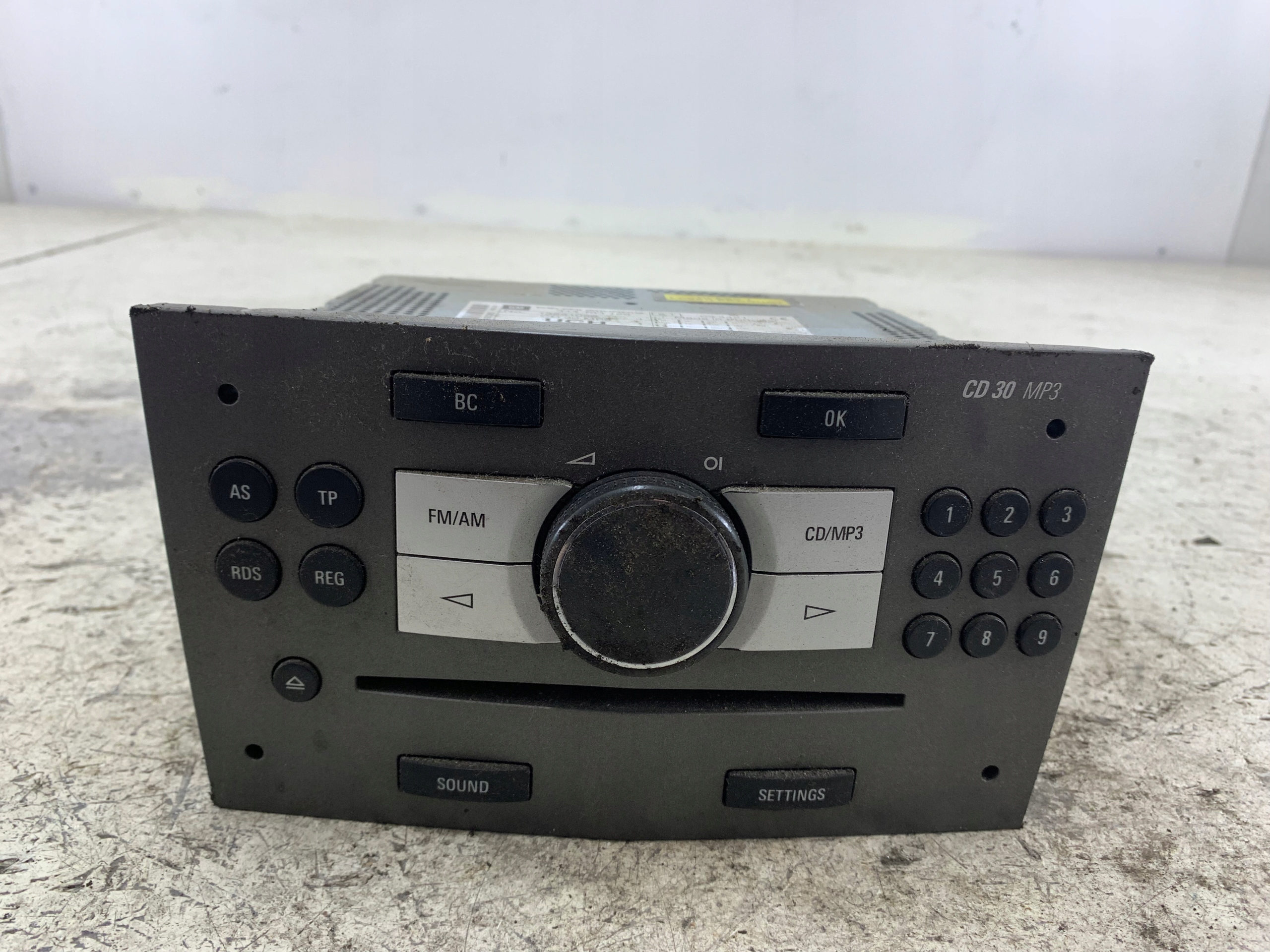 Dodatkowe zdjęcie używanej części: OPEL ANTARA ZAFIRA B RADIO FABRYCZNE CD 13251056