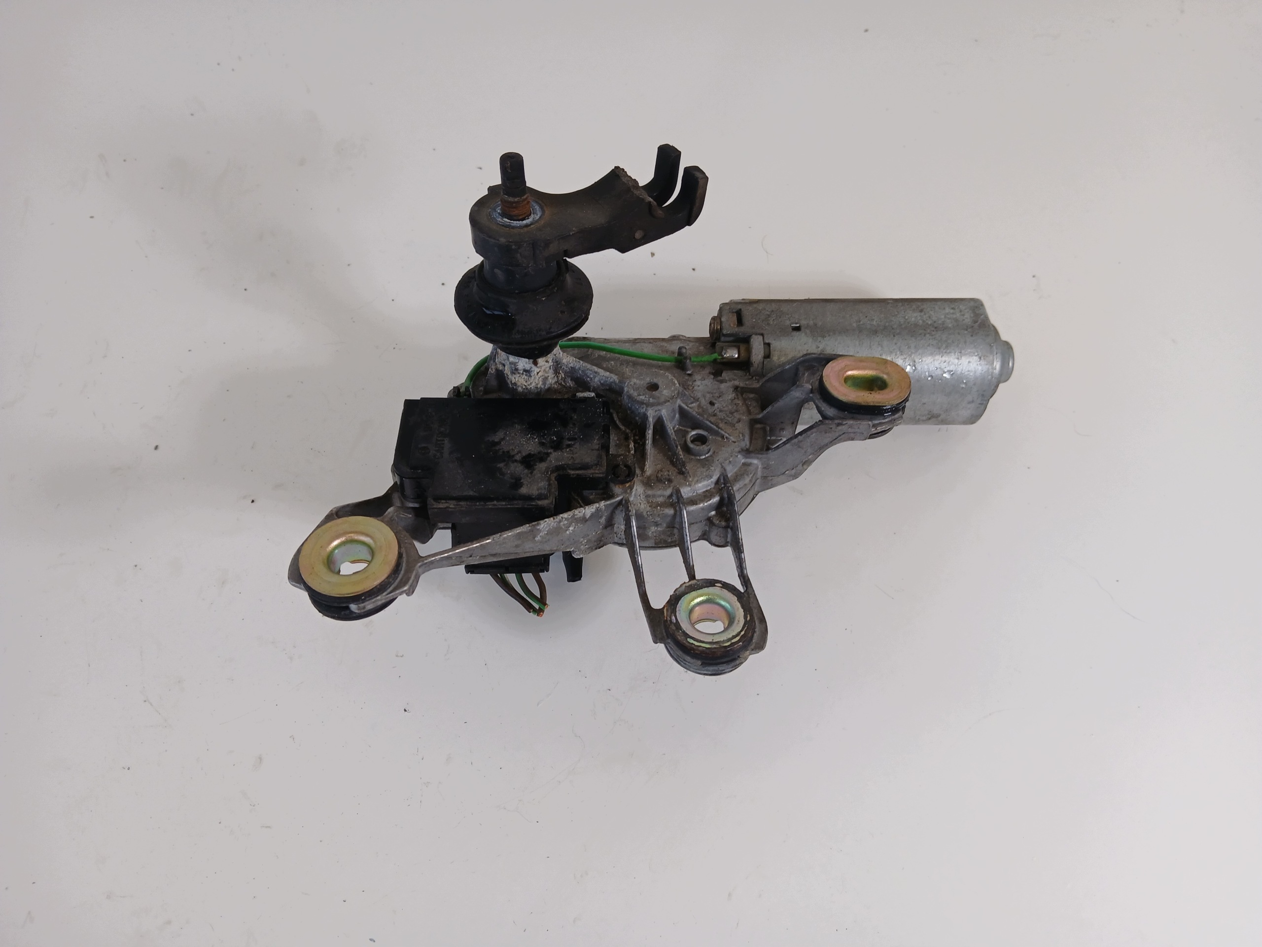 Dodatkowe zdjęcie używanej części: VW GOLF IV MECHANIZM WYCIERACZKI TYŁ 0390201557