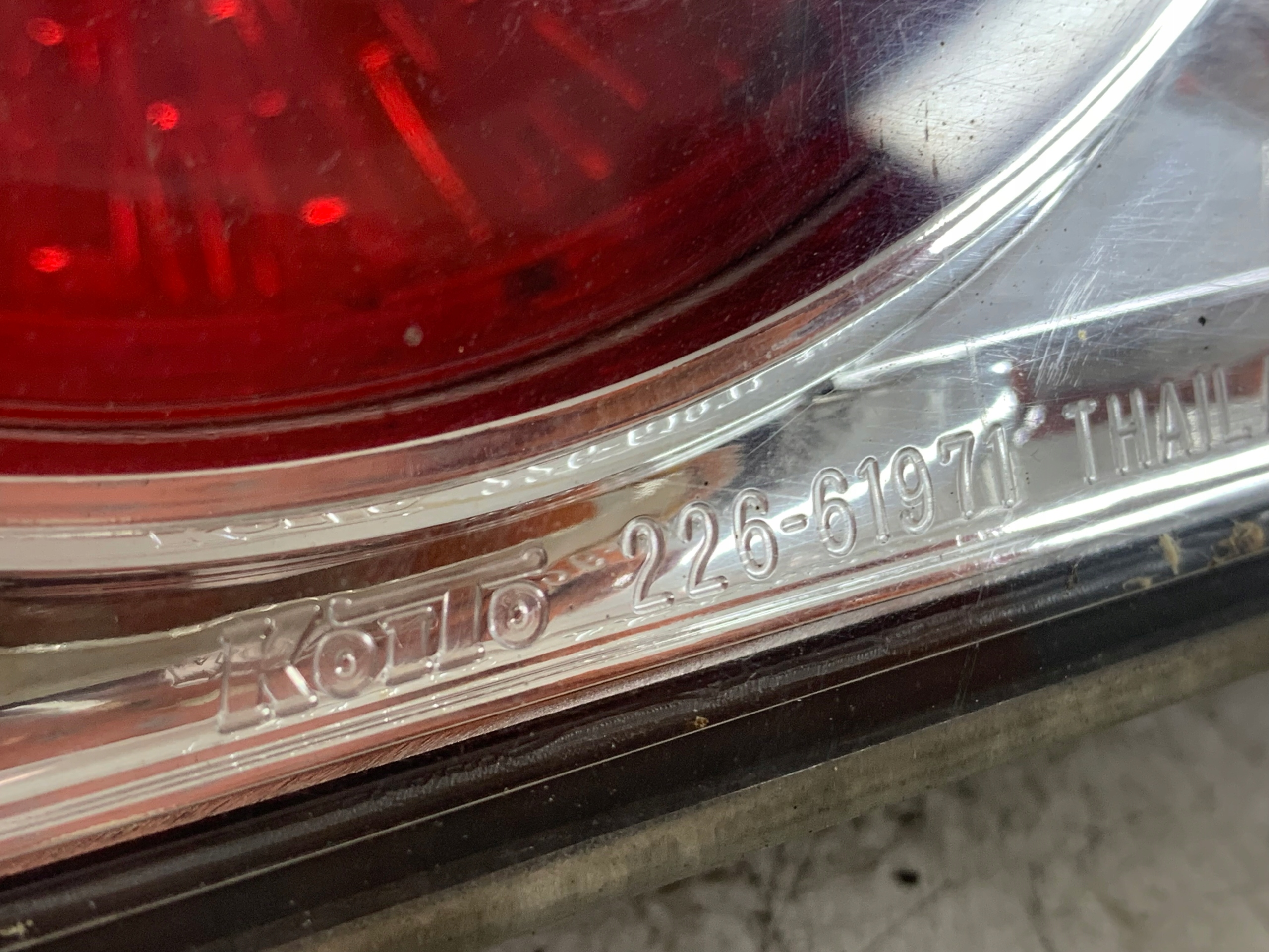MAZDA 6 GG SEDAN LAMPA PRAWA TYŁ KLAPA - zdjęcie 6