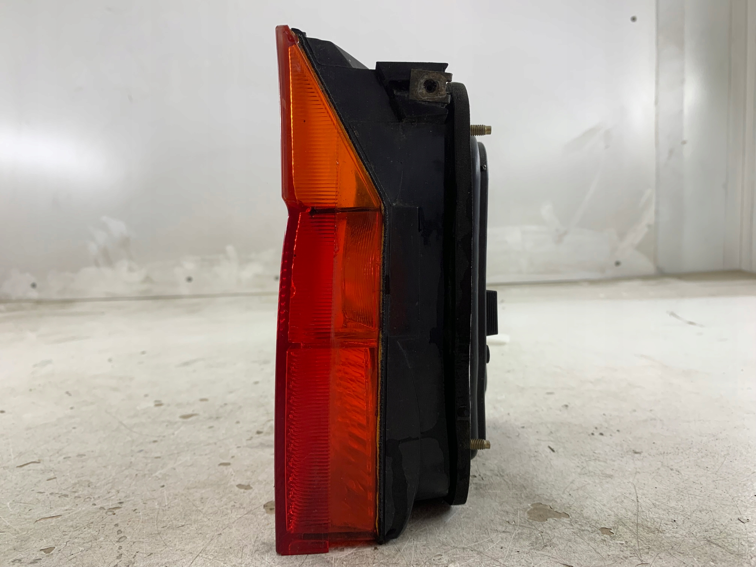 BMW E39 KOMBI TOURING LAMPA LEWA TYŁ - zdjęcie 4