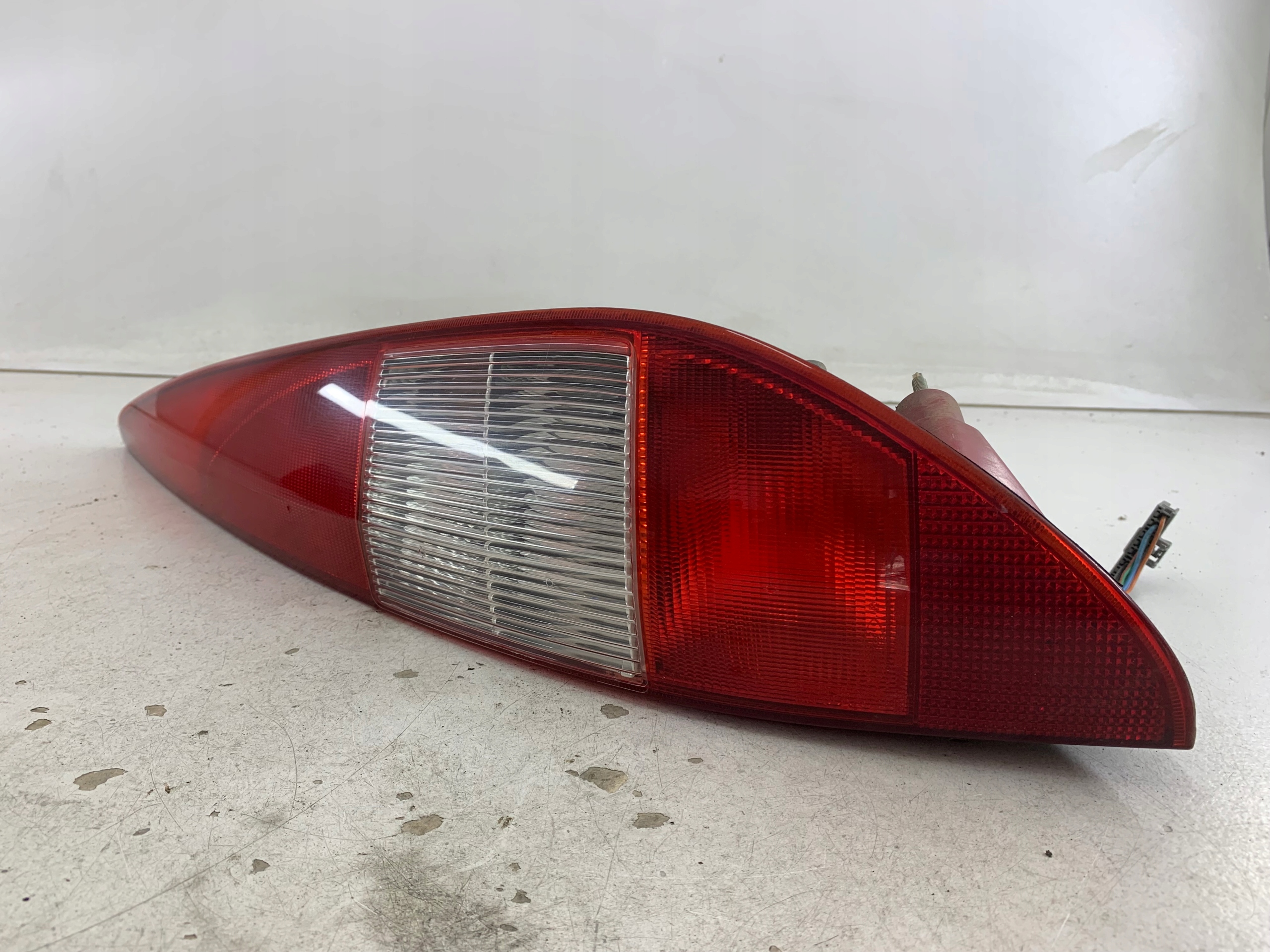 FORD MONDEO MK3 KOMBI LAMPA PRAWA TYŁ - zdjęcie 3