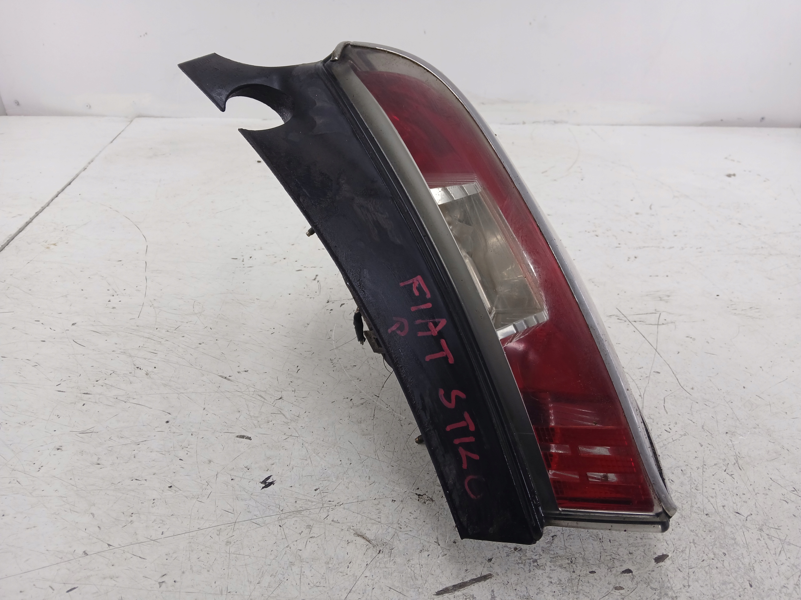 FIAT STILO LAMPA PRAWA TYŁ HB 3D - zdjęcie 3