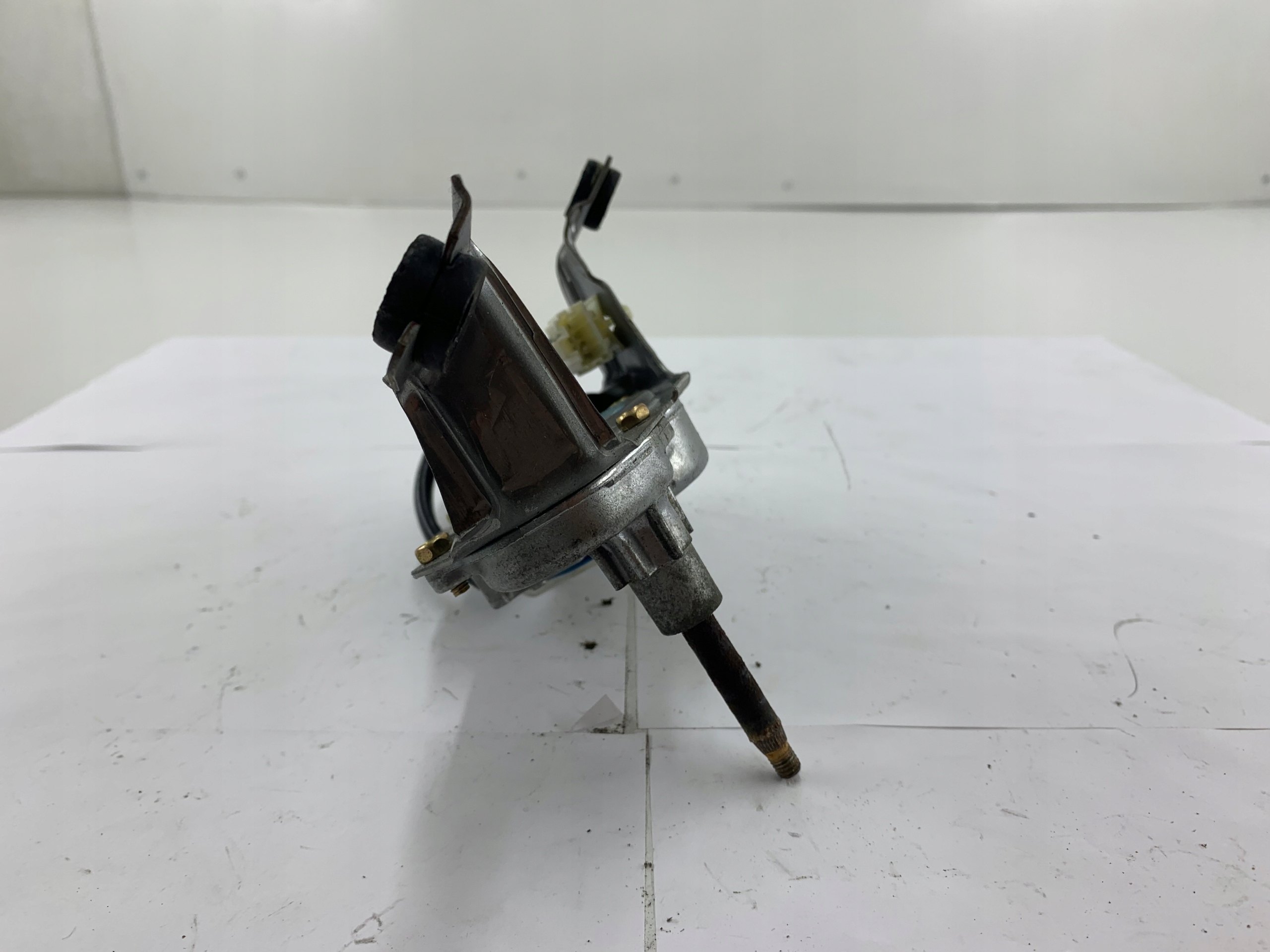 MITSUBISHI OUTLANDER I SILNICZEK WYCIERACZKI TYŁ 159200-5733 - zdjęcie 4