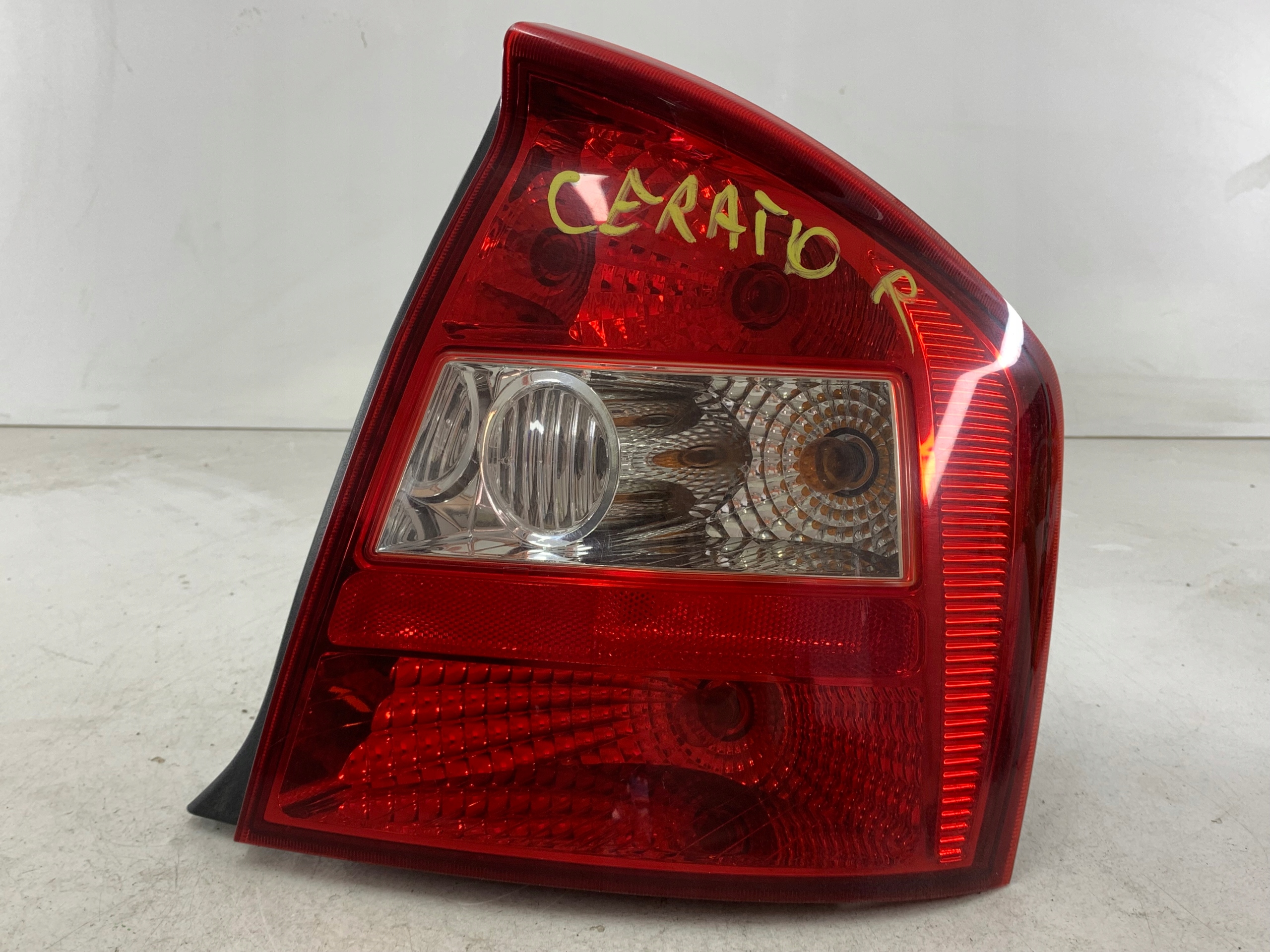 Dodatkowe zdjęcie używanej części: KIA CERATO I LAMPA LEWA TYŁ