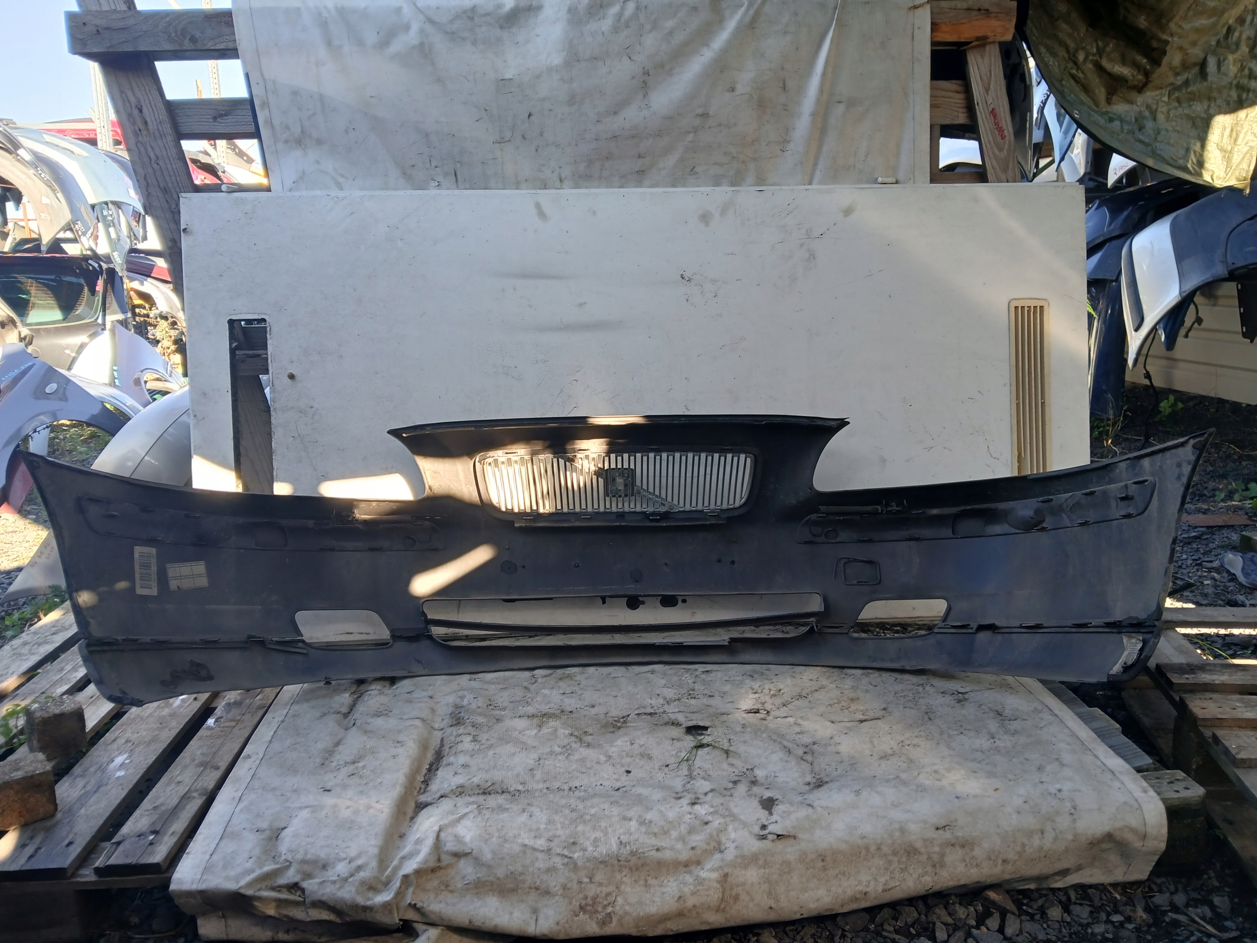 Dodatkowe zdjęcie używanej części: VOLVO V70 I GRILL ATRAPA CHŁODNICY
