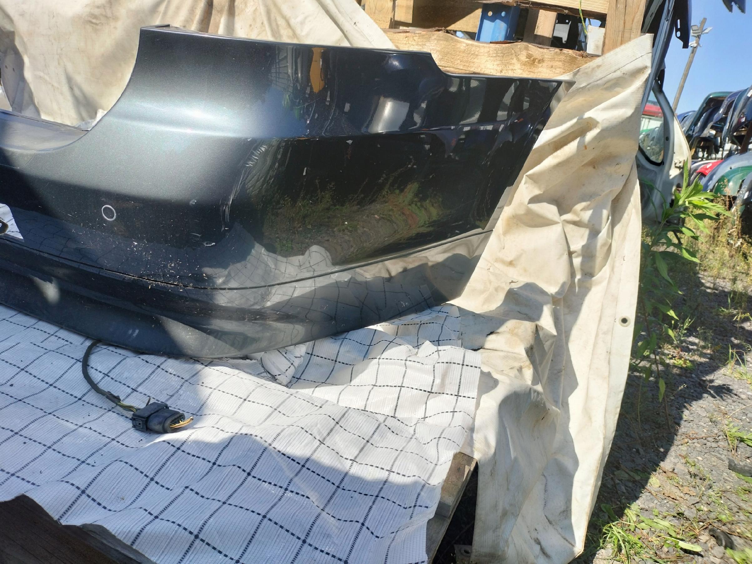 Dodatkowe zdjęcie używanej części: BMW E61 ZDERZAK TYŁ TYLNY PLATINGRAU A68