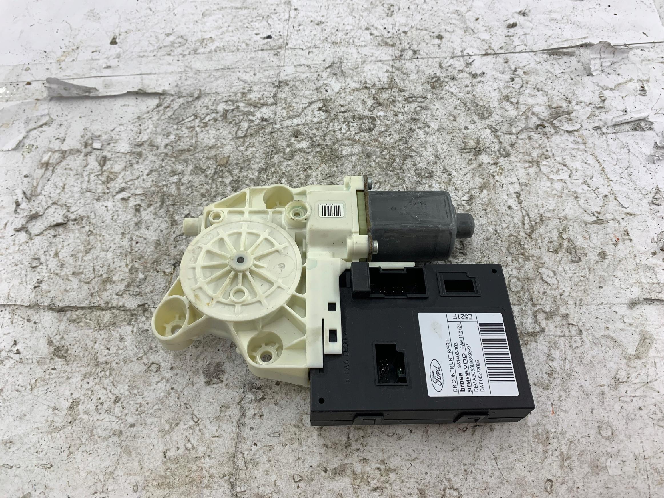 Dodatkowe zdjęcie używanej części: FORD FOCUS MK2 SILNICZEK SZYBY PRAWY PRZÓD 981406-103