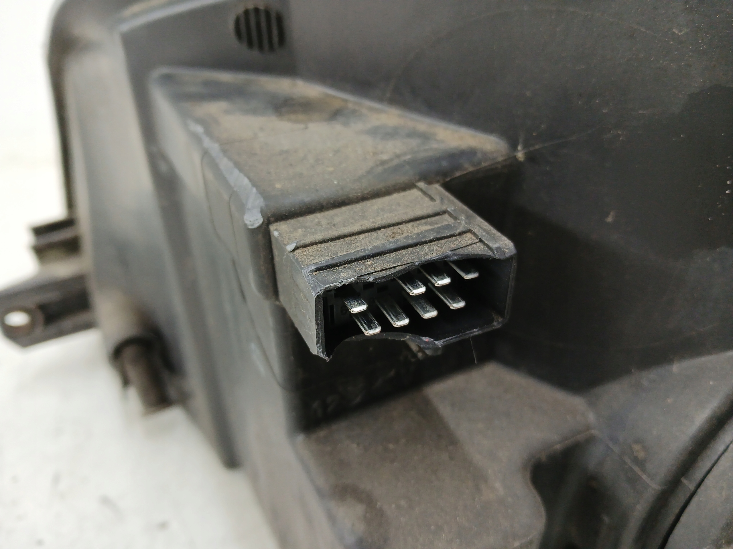 Dodatkowe zdjęcie używanej części: CITROEN BERLINGO I PARTNER I LIFT LAMPA PRAWA PRZÓD