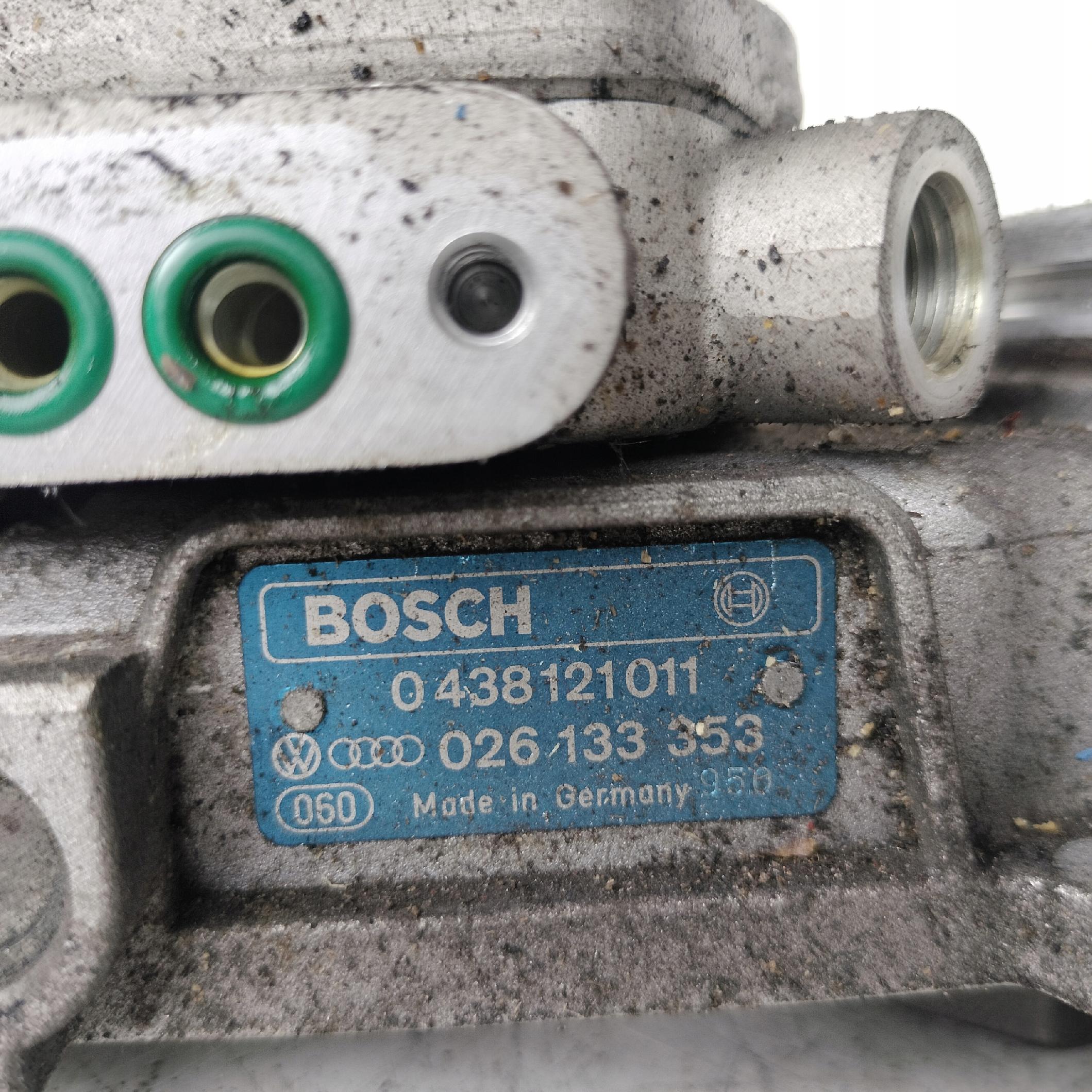 Dodatkowe zdjęcie używanej części: AUDI 80 B3 1.8 ROZDZIELACZ PALIWA 026133353 BOSCH
