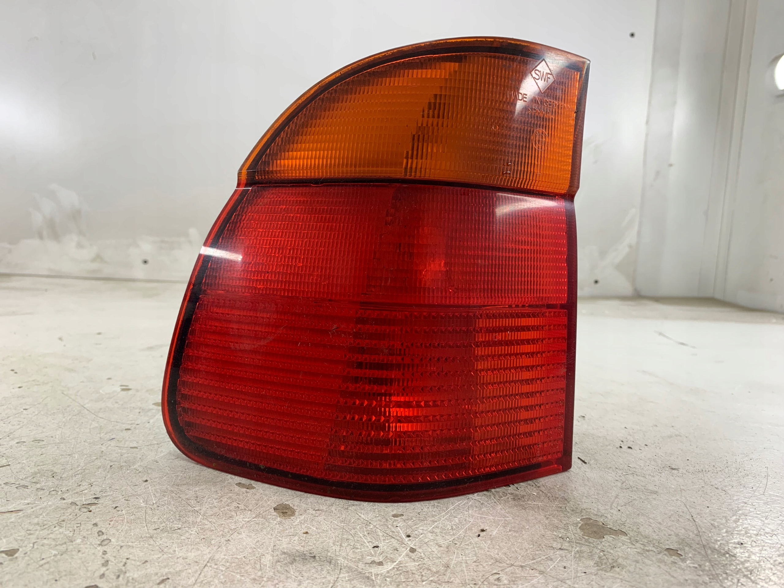 Dodatkowe zdjęcie używanej części: BMW E39 KOMBI TOURING LAMPA LEWA TYŁ