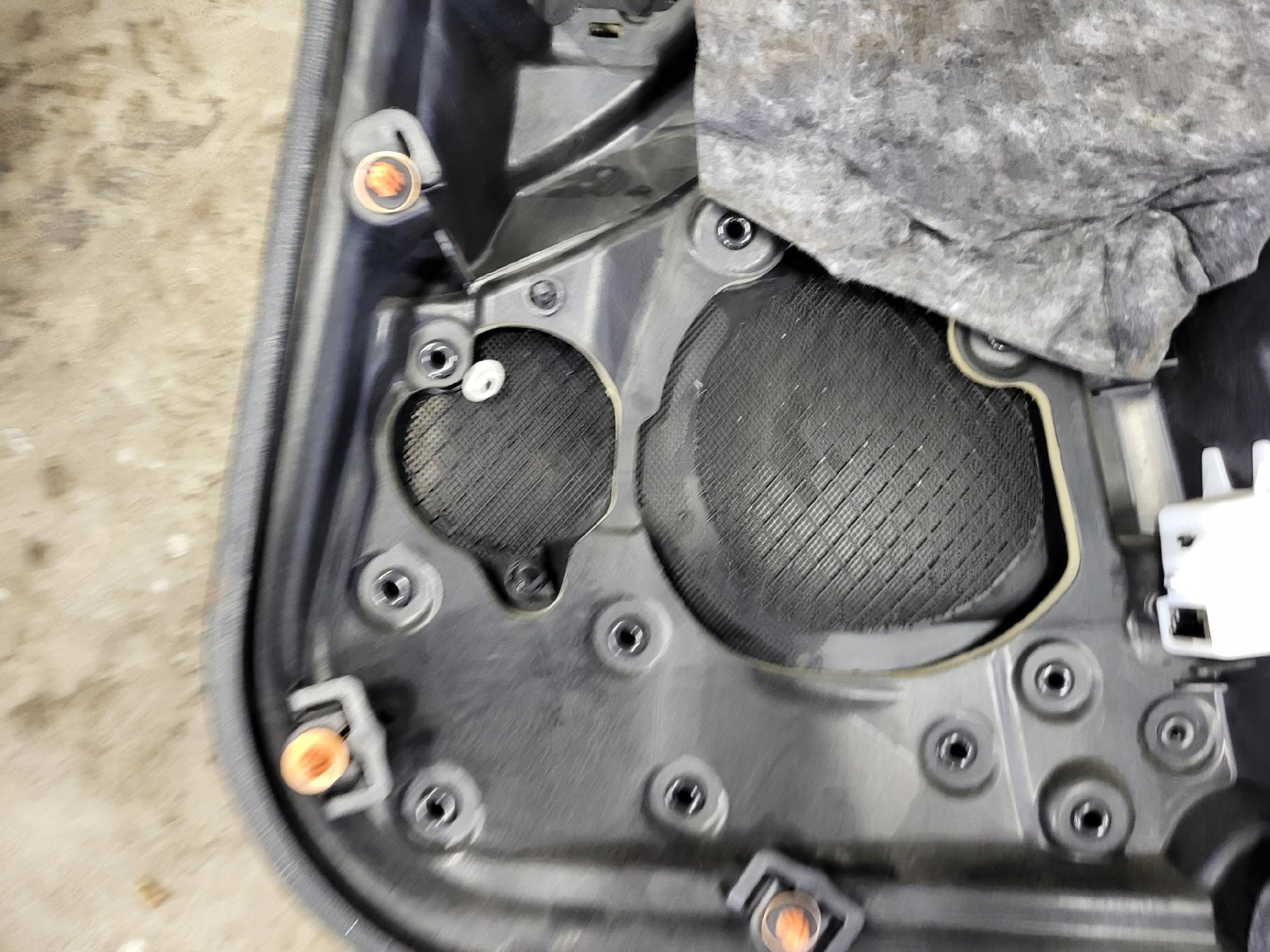 Dodatkowe zdjęcie używanej części: MERCEDES W212 BOCZEK DRZWI LEWY PRZÓD