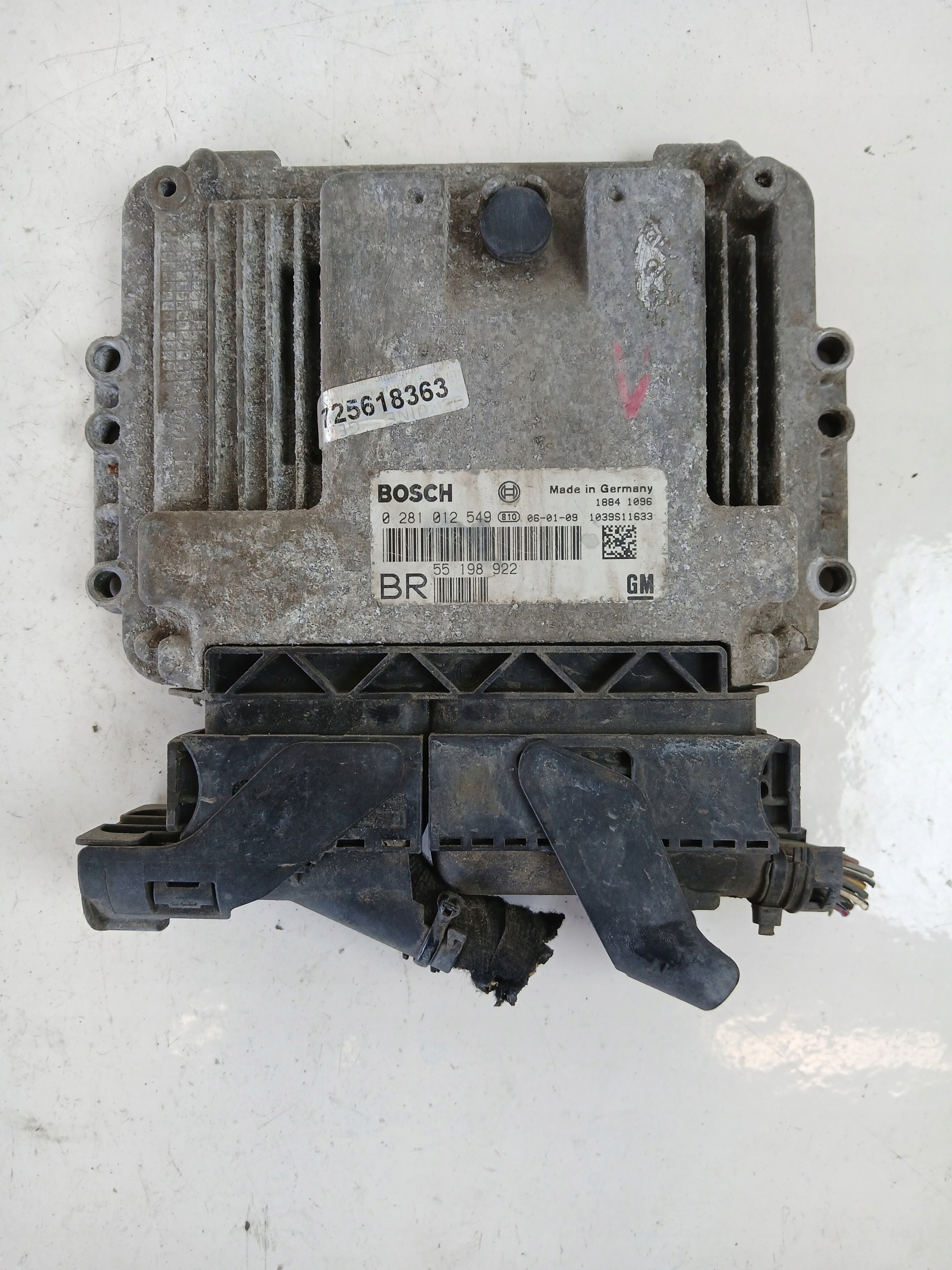Dodatkowe zdjęcie używanej części: OPEL ASTRA H ZAFIRA B 1.9 CDTI STEROWNIK SILNIKA 55198922