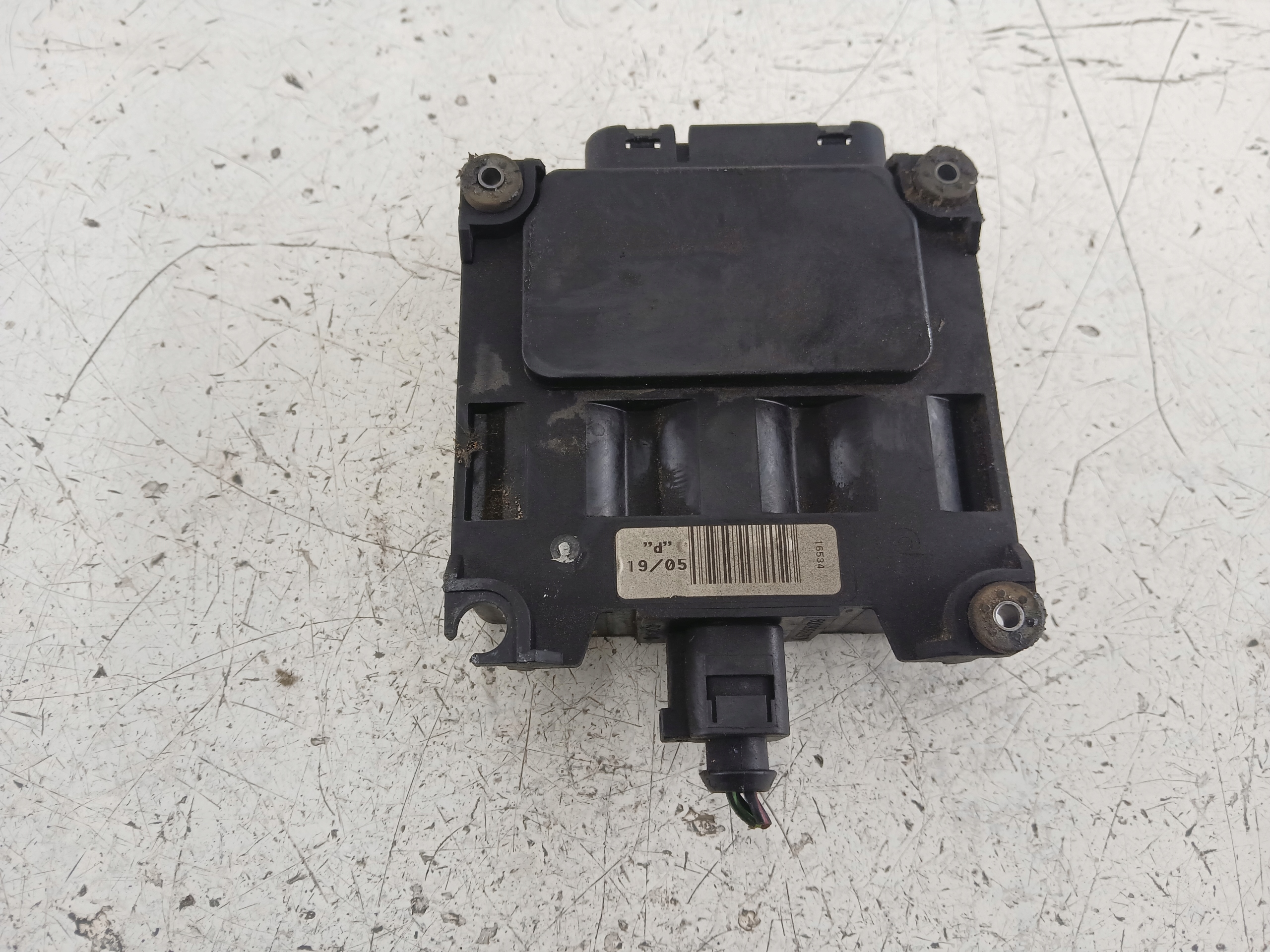 Dodatkowe zdjęcie używanej części: VW POLO 9N 1.4 TDI ZAWÓR MAGNETYCZNY