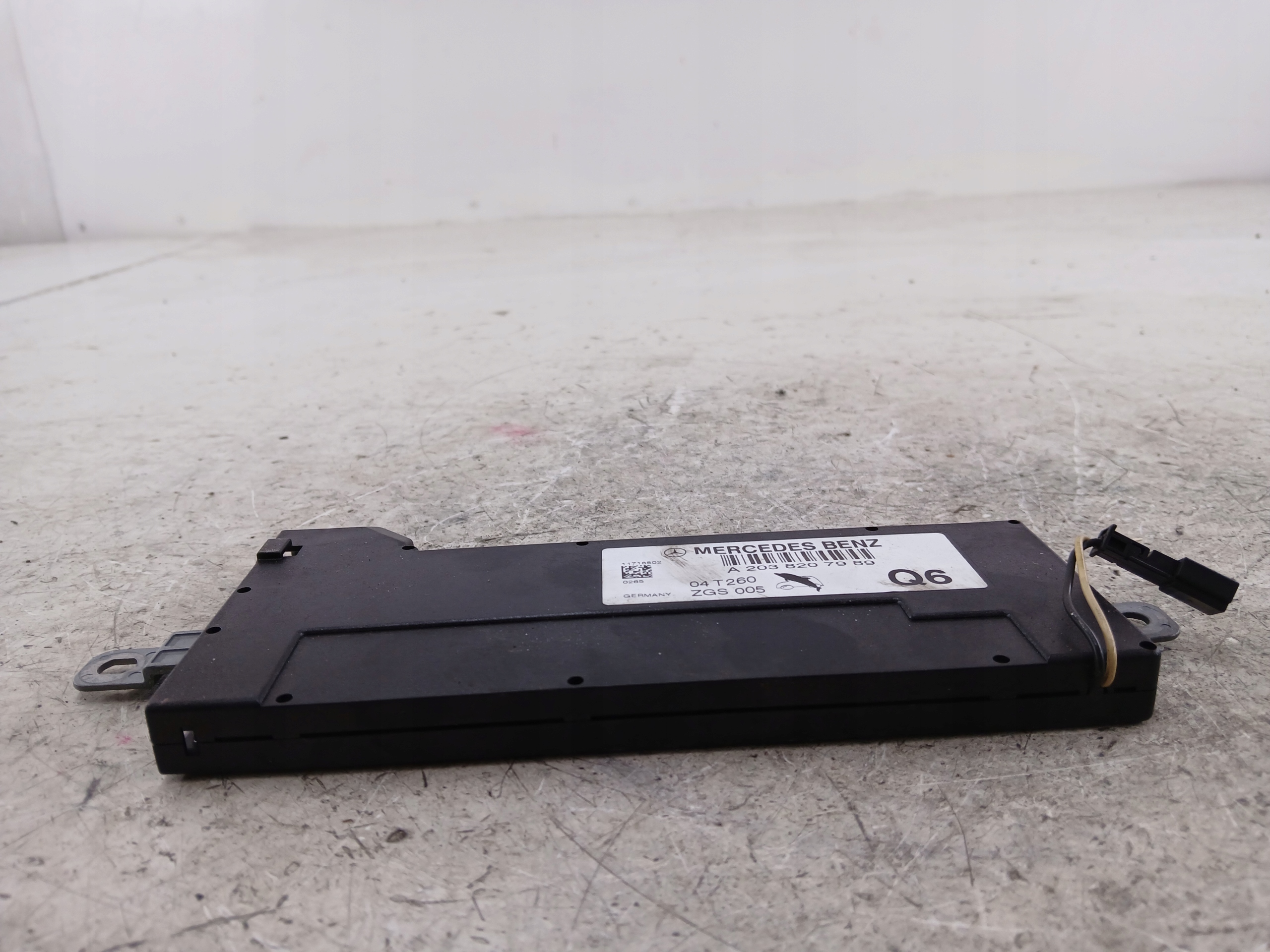 MERCEDES W203 WZMACNIACZ ANTENOWY A2038207989 - zdjęcie 5