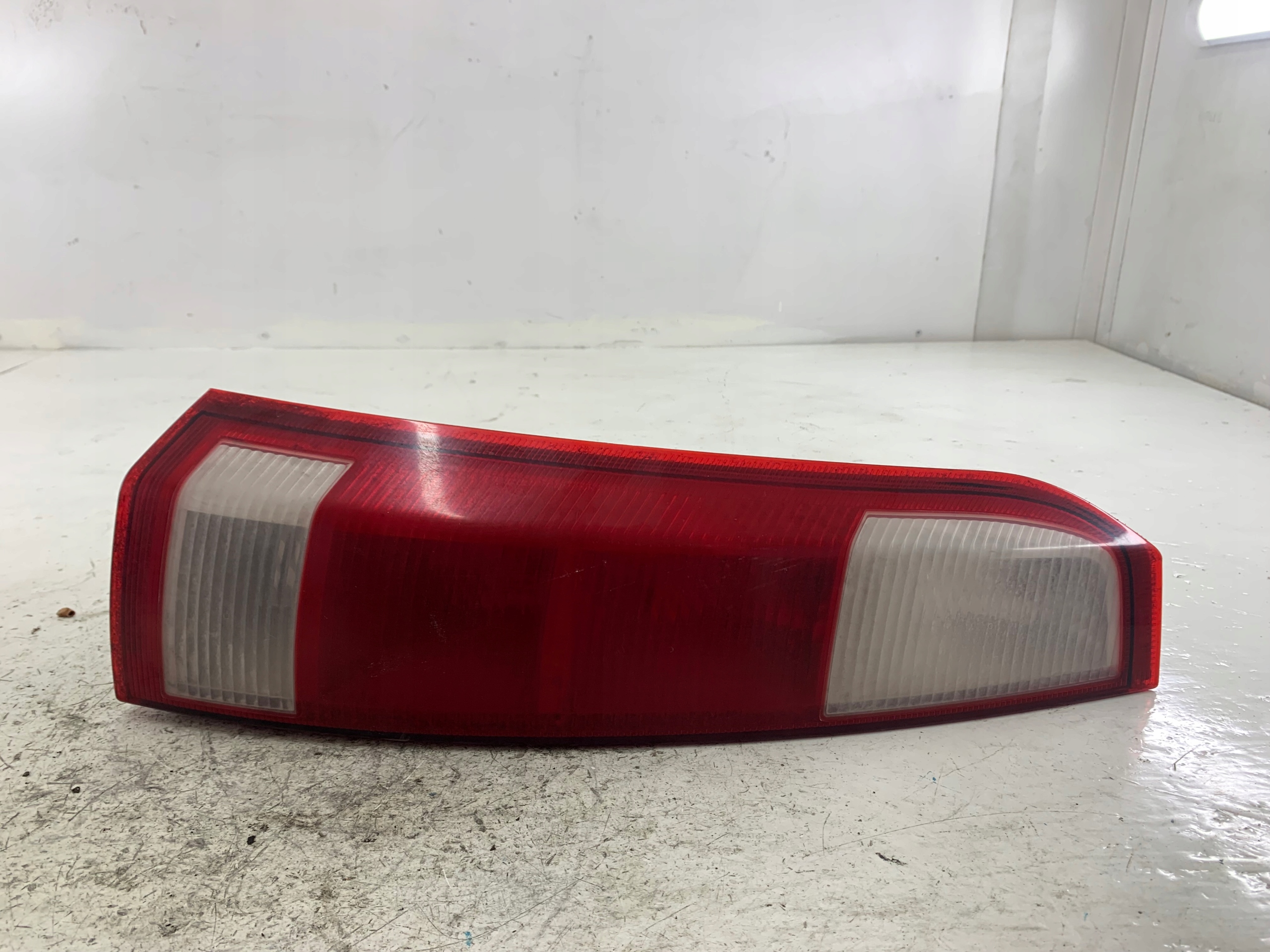Dodatkowe zdjęcie używanej części: OPEL MERIVA A LAMPA LEWA TYŁ