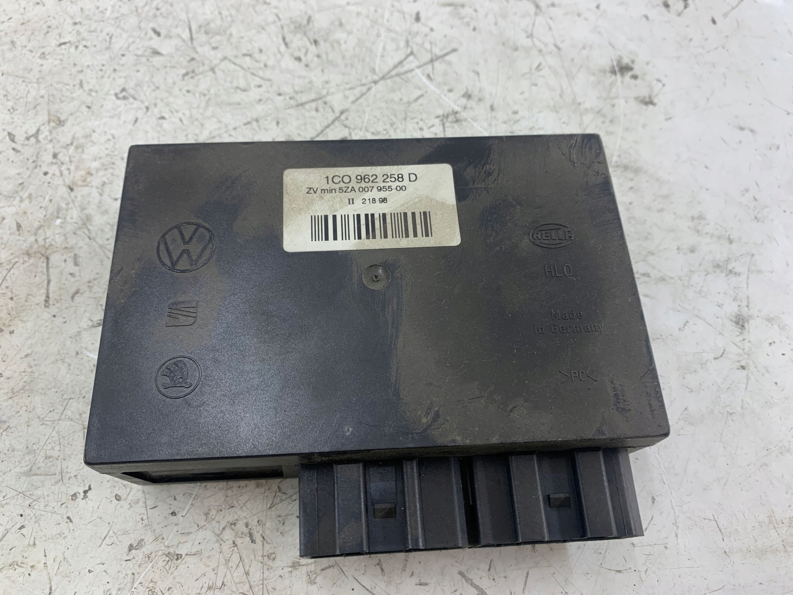 Dodatkowe zdjęcie używanej części: VW GOLF IV MODUŁ KOMFORTU 1C0962258D