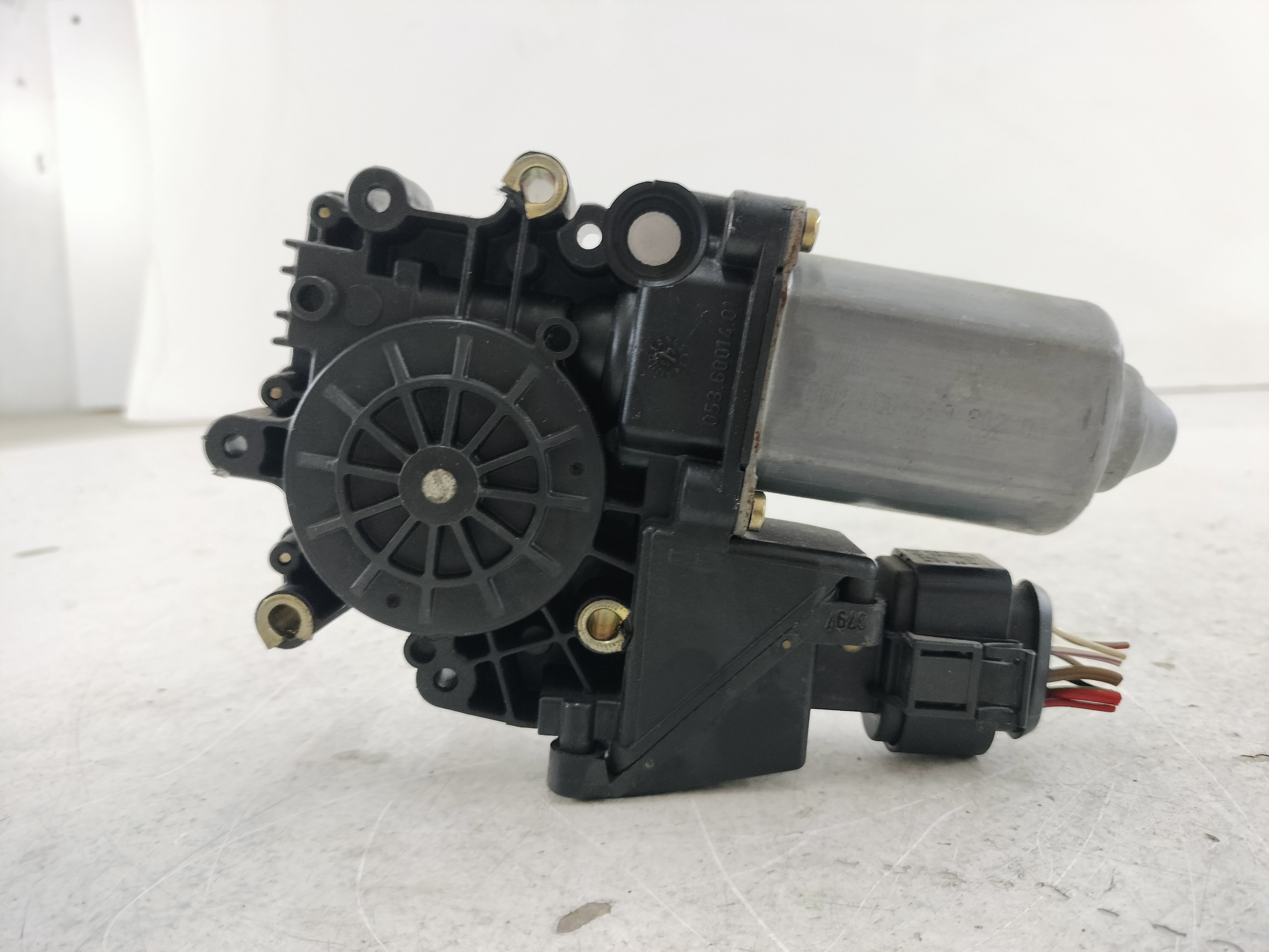 SILNICZEK SZYB PRAWY PRZÓD AUDI A4 B5 114184101 - zdjęcie 4