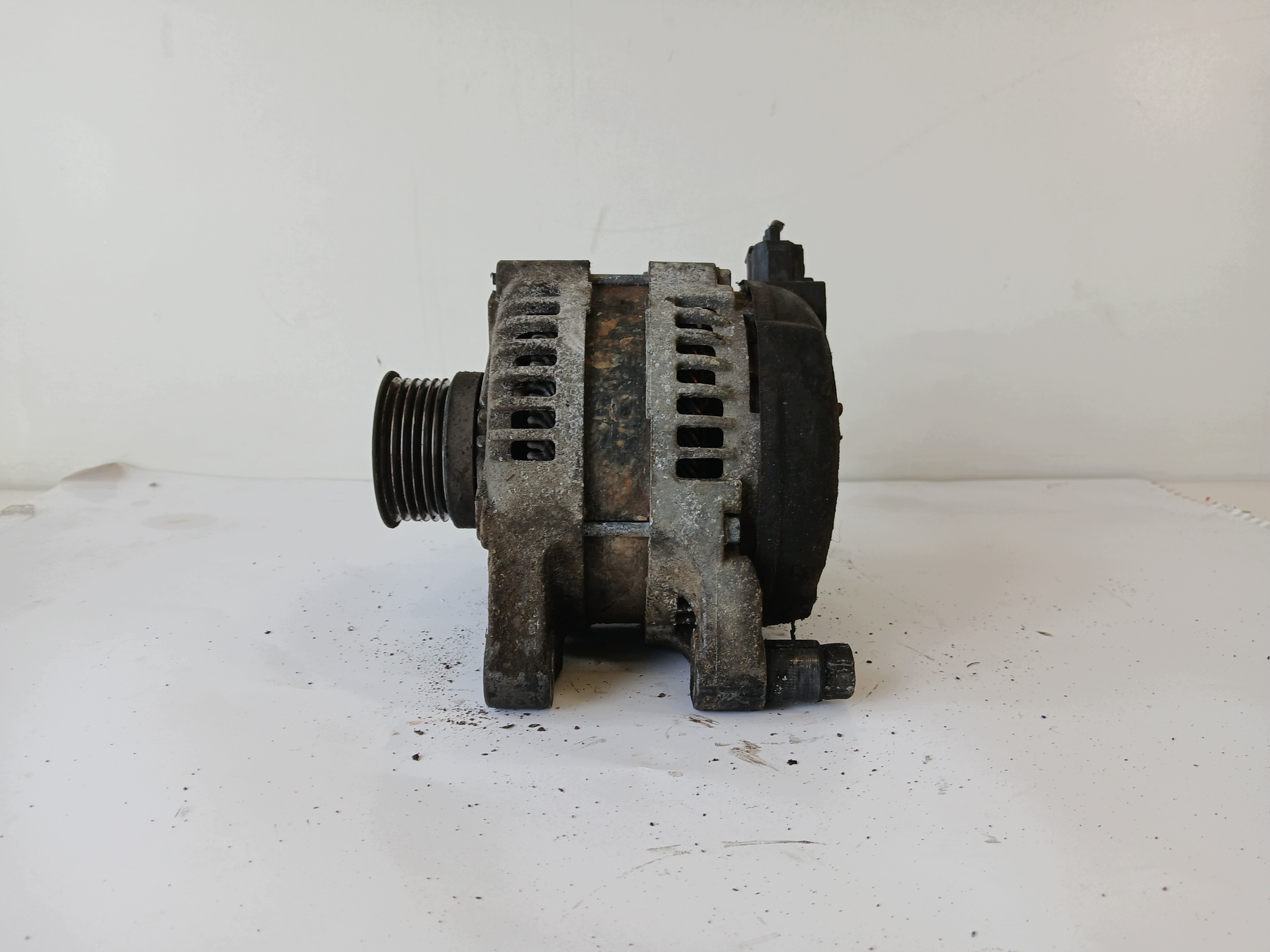 Dodatkowe zdjęcie używanej części: VOLVO V50 II S40 II C70 C30 2.0 D ALTERNATOR 104210-2710 150A