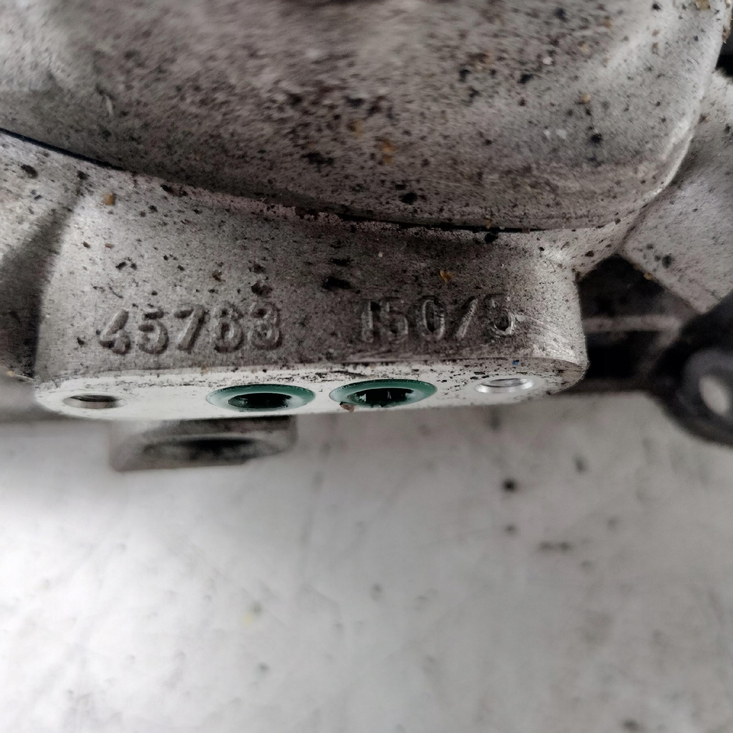 AUDI 80 B3 1.8 ROZDZIELACZ PALIWA 026133353 BOSCH - zdjęcie 8