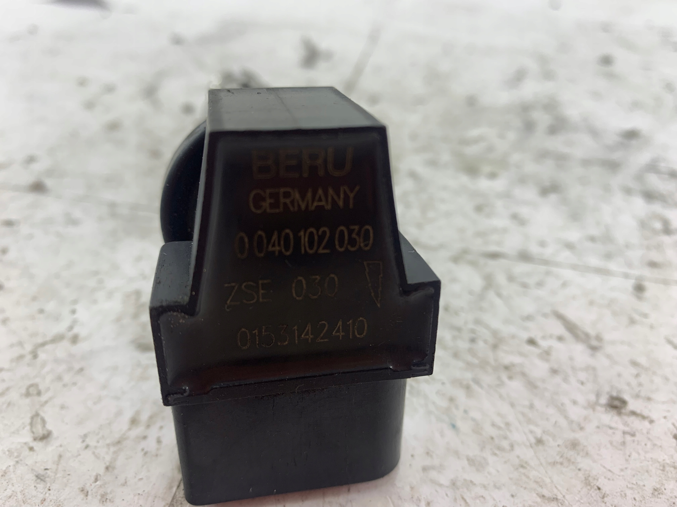 VW POLO IV 9N 1.4 SEAT IBIZA III 1.4 CEWKA ZAPŁONOWA 0040102030 - zdjęcie 4