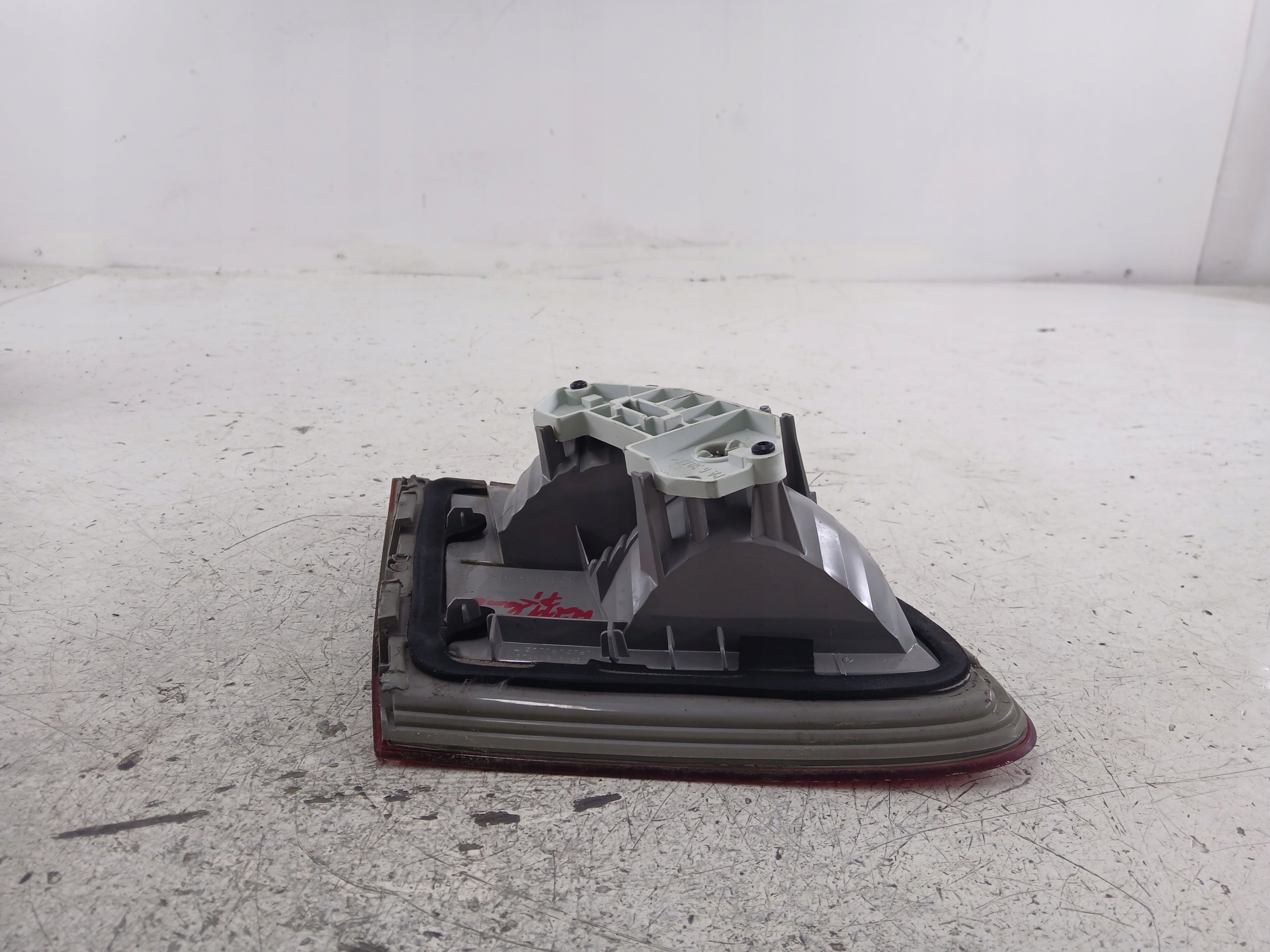 Dodatkowe zdjęcie używanej części: MERCEDES W211 KOMBI LIFT LAMPA PRAWA TYŁ KLAPA A2118203064