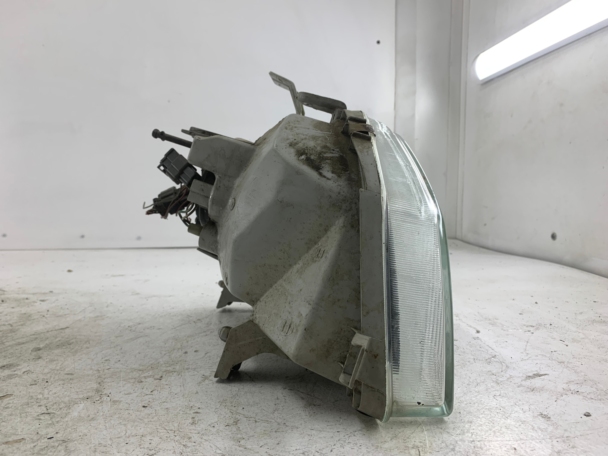 Dodatkowe zdjęcie używanej części: DAIHATSU GRAN MOVE LAMPA LEWA PRZÓD