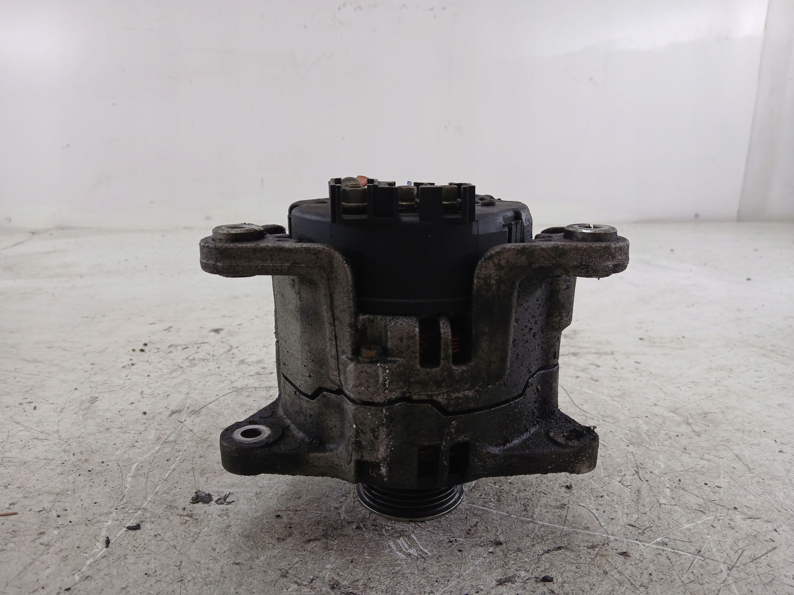 Dodatkowe zdjęcie używanej części: FORD KA 1.3 ALTERNATOR 96FB10300DE 70A