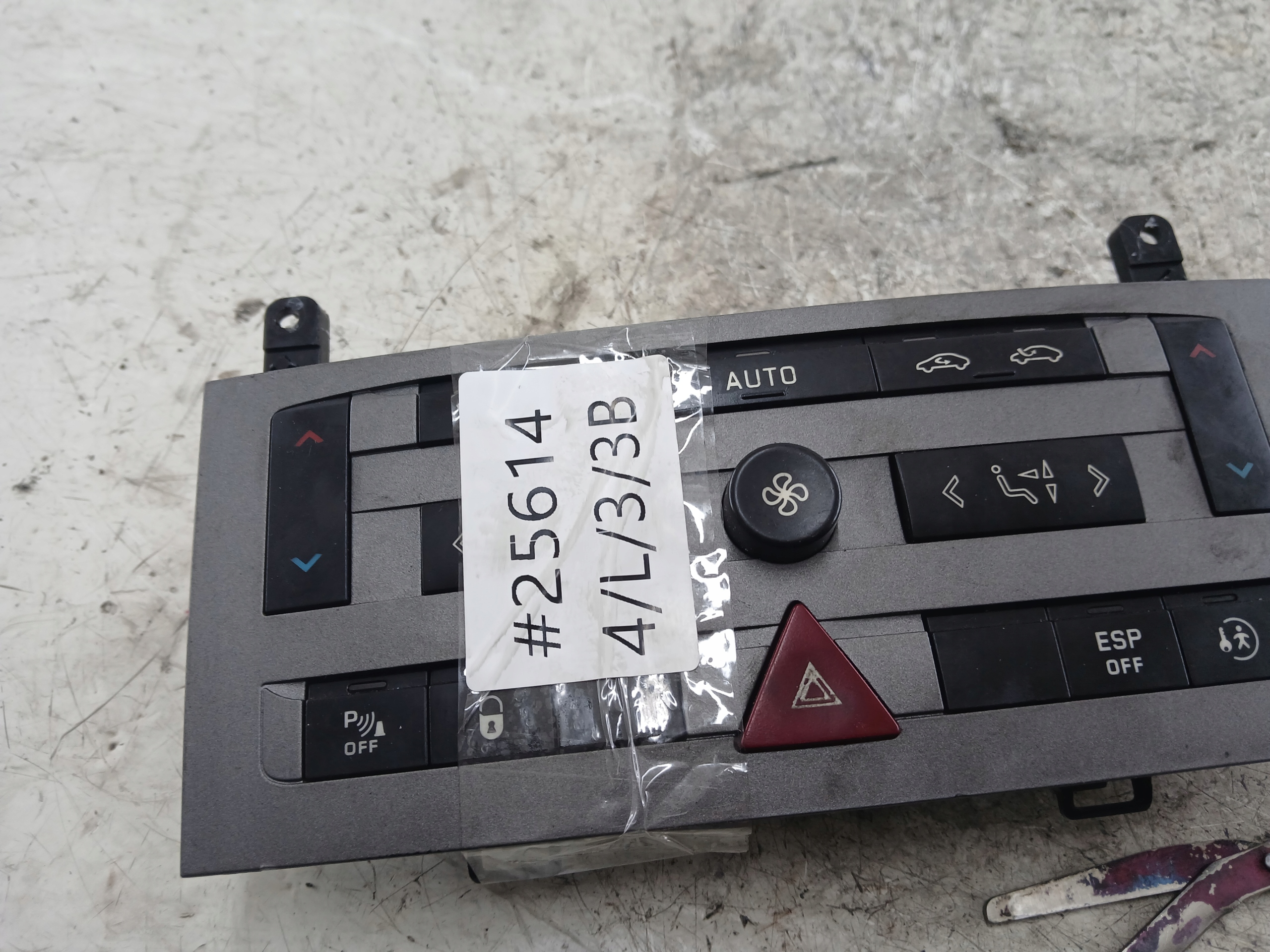 PEUGEOT 407 PANEL KLIMATYZACJI 96573322YW - zdjęcie 7