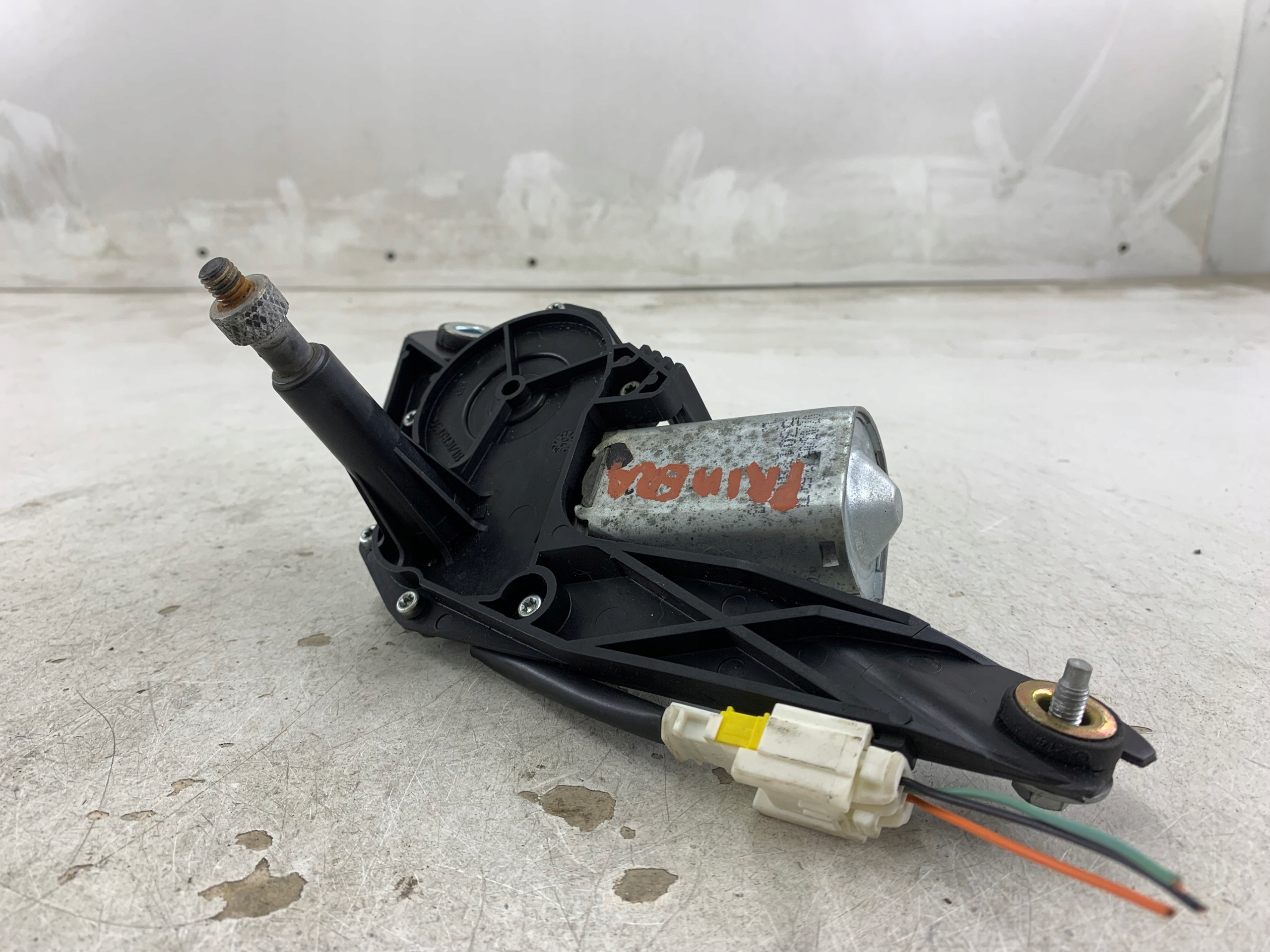 NISSAN PRIMERA P12 MECHANIZM WYCIERACZKI TYŁ 53017412 - zdjęcie 2