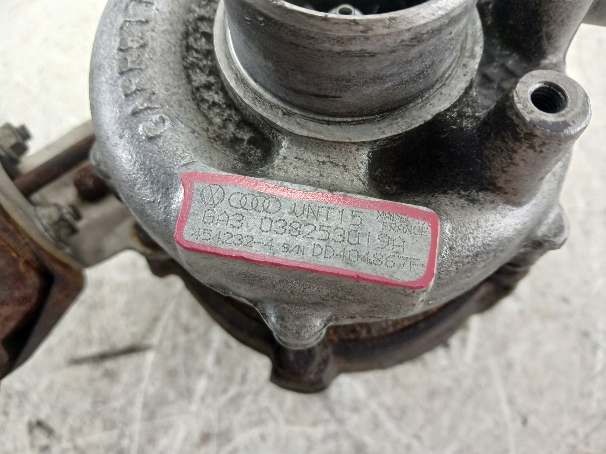 Dodatkowe zdjęcie używanej części: VW GOLF IV LEON I 1.9 TDI TURBOSPRĘŻARKA TURBINA 038253019A