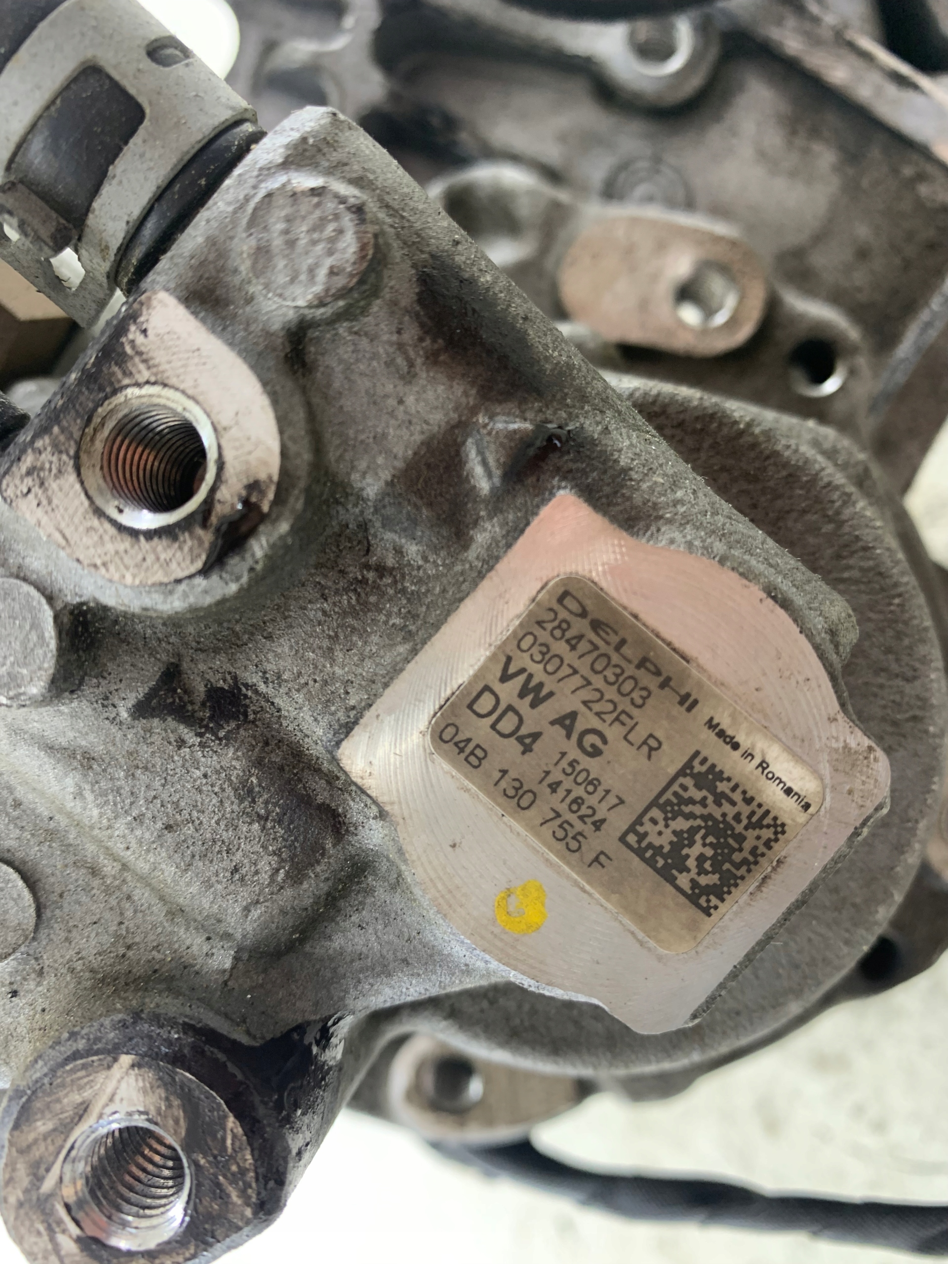 Dodatkowe zdjęcie używanej części: SKODA OCTAVIA III 1.6 TDI POMPA WTRYSKOWA 04B130755F