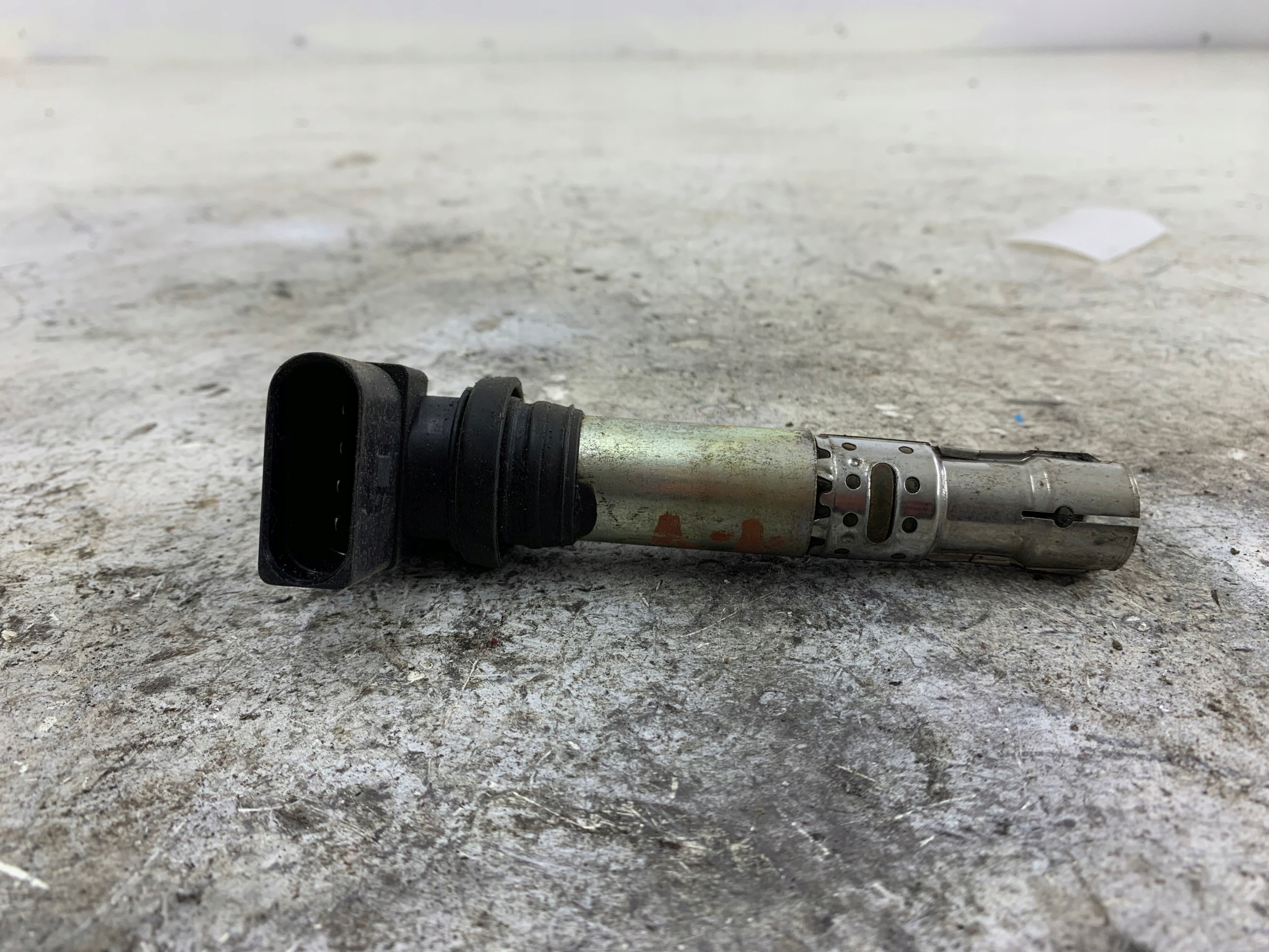 Dodatkowe zdjęcie używanej części: SEAT IBIZA III 1.4 CEWKA ZAPŁONOWA 036905100B