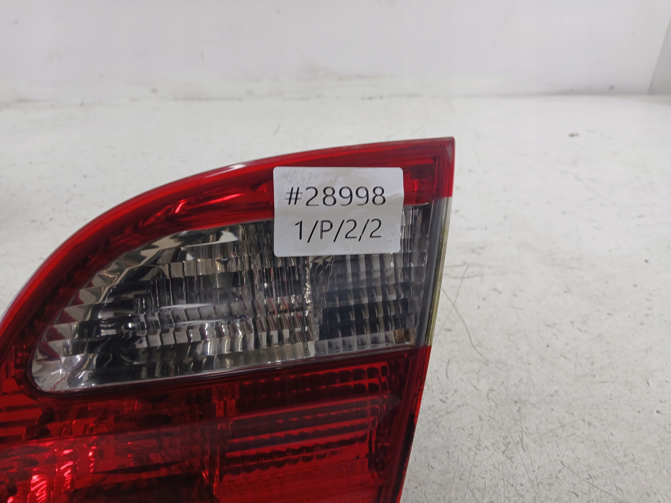MERCEDES W211 KOMBI LIFT LAMPA PRAWA TYŁ KLAPA A2118203064 - zdjęcie 6