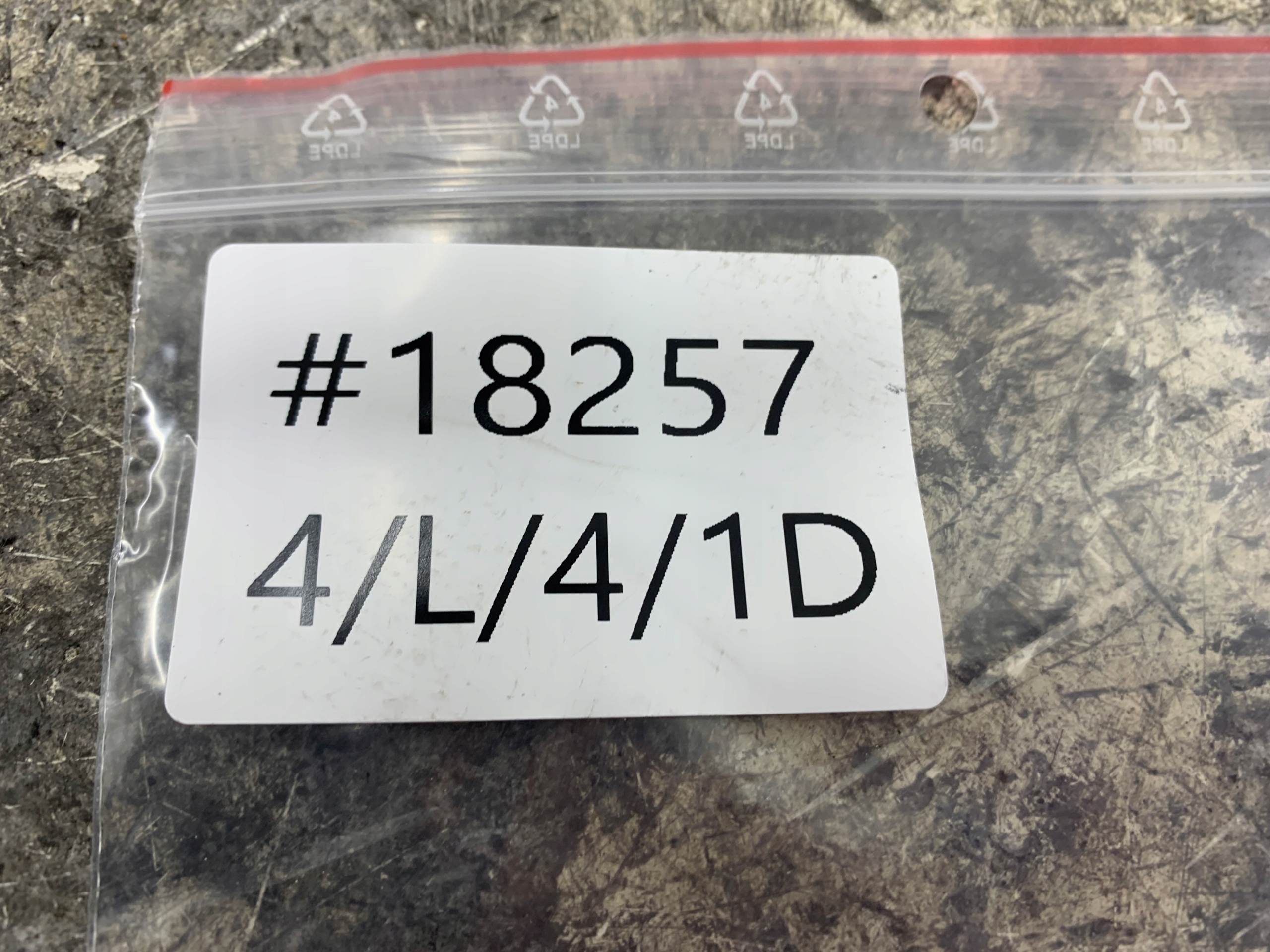 MERCEDES W212 WZMACNIACZ ANTENY ANTENOWY A2128201689 - zdjęcie 7