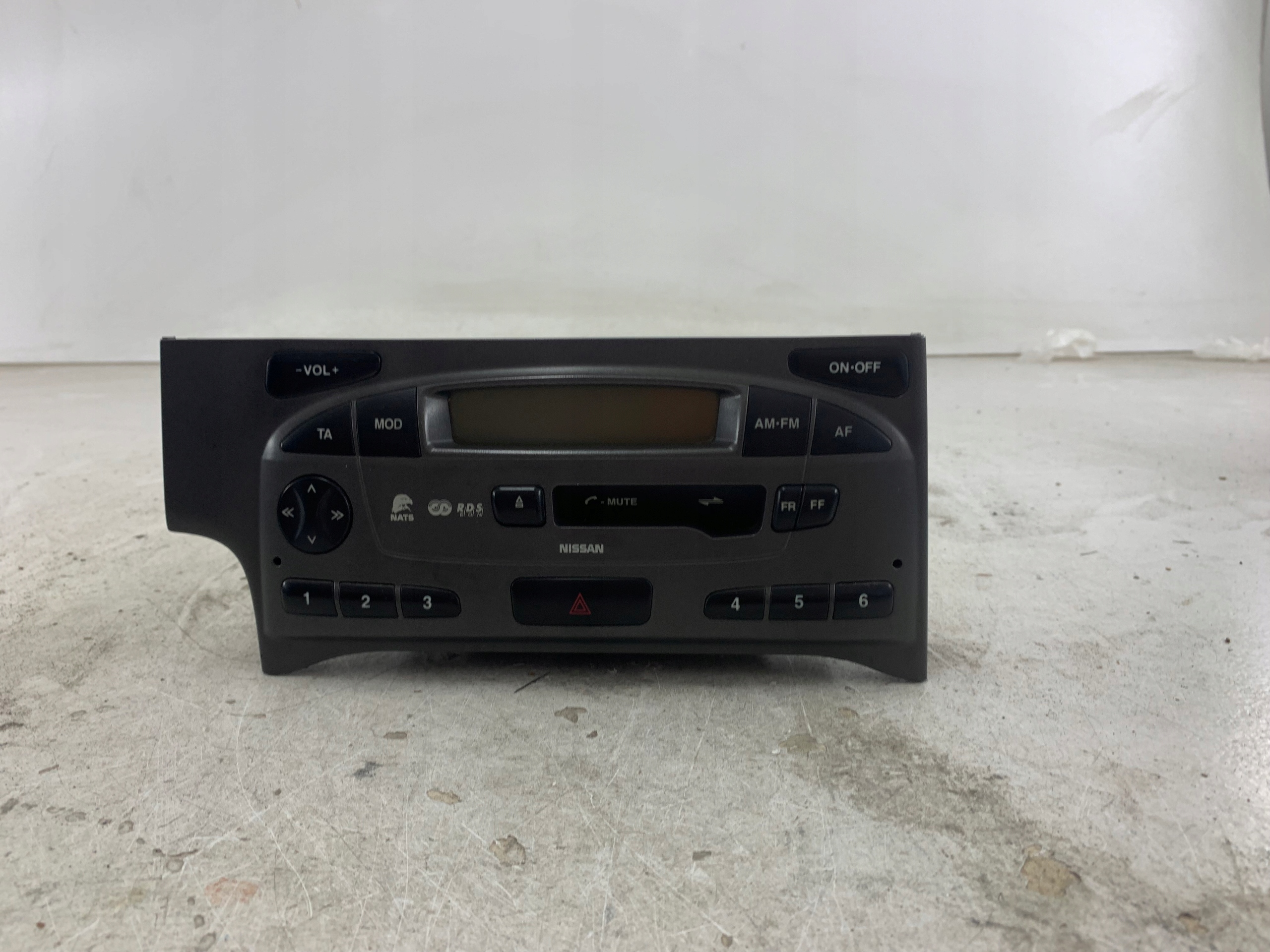 Dodatkowe zdjęcie używanej części: NISSAN PRIMERA P11 RADIO RADIOODTWARZACZ
