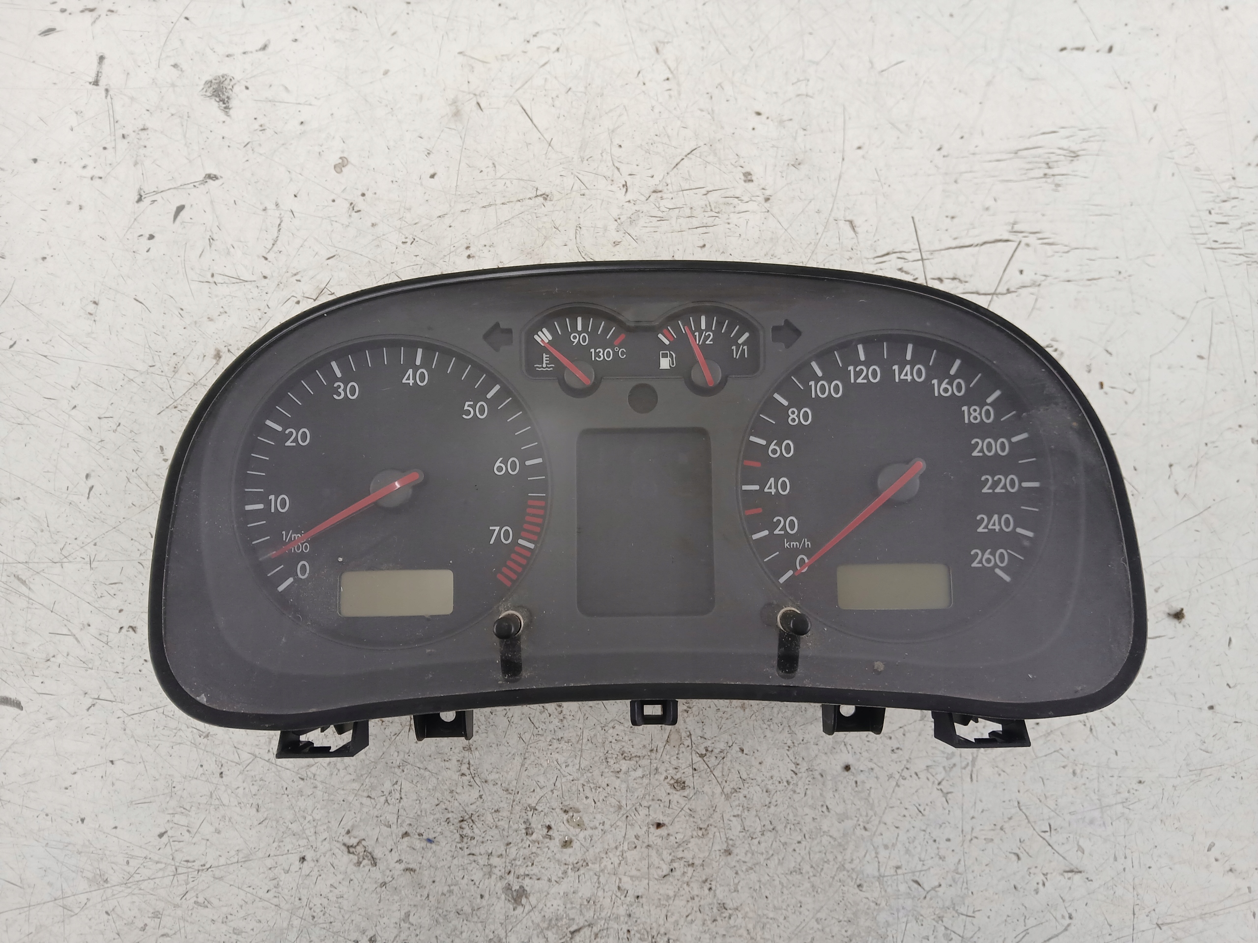 Dodatkowe zdjęcie używanej części: VW GOLF IV 1.6 LICZNIK ZEGARY 1J0919880B