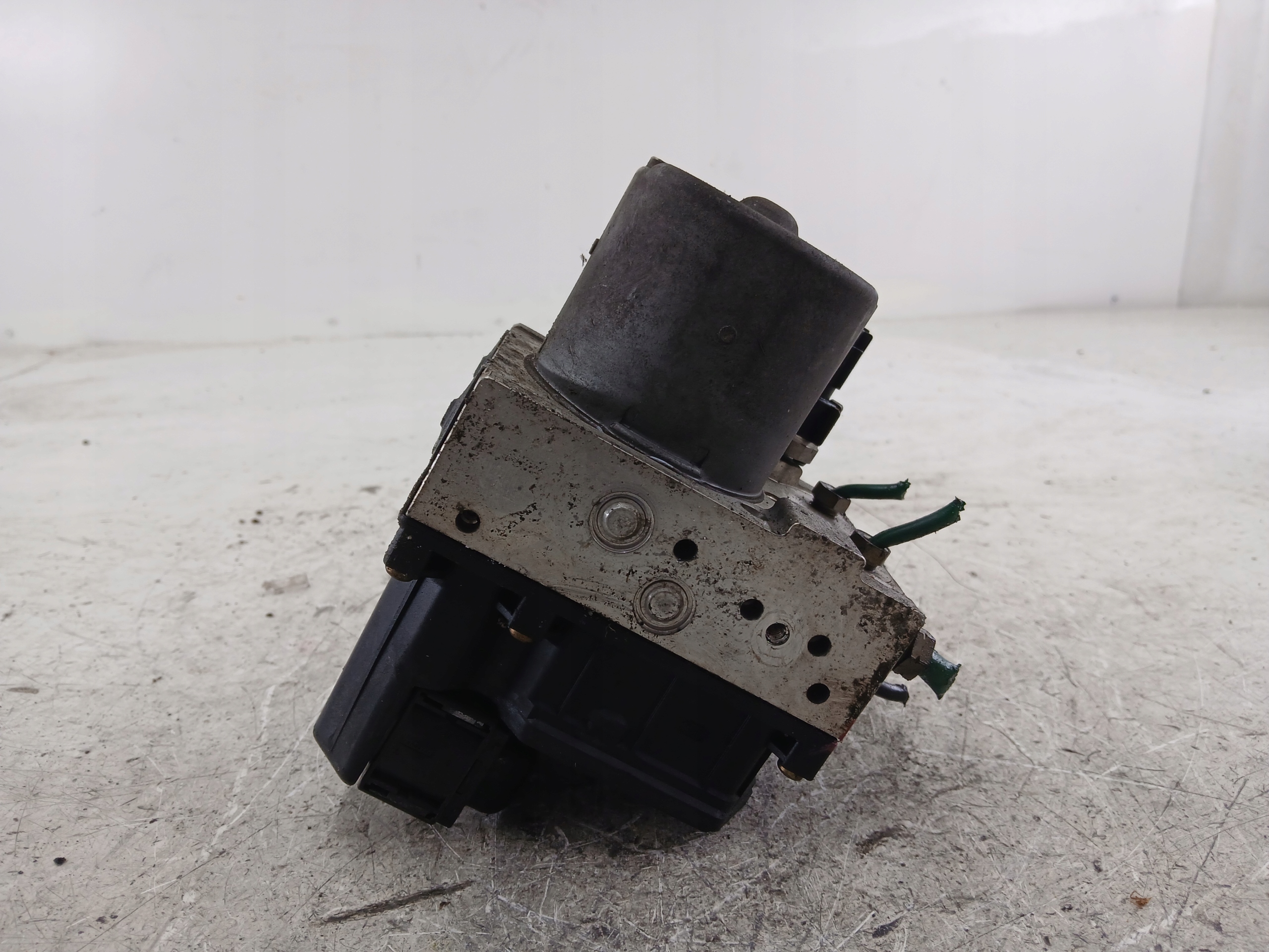 Dodatkowe zdjęcie używanej części: PEUGEOT 307 POMPA HAMULCOWA ABS 9646968780 0265950074