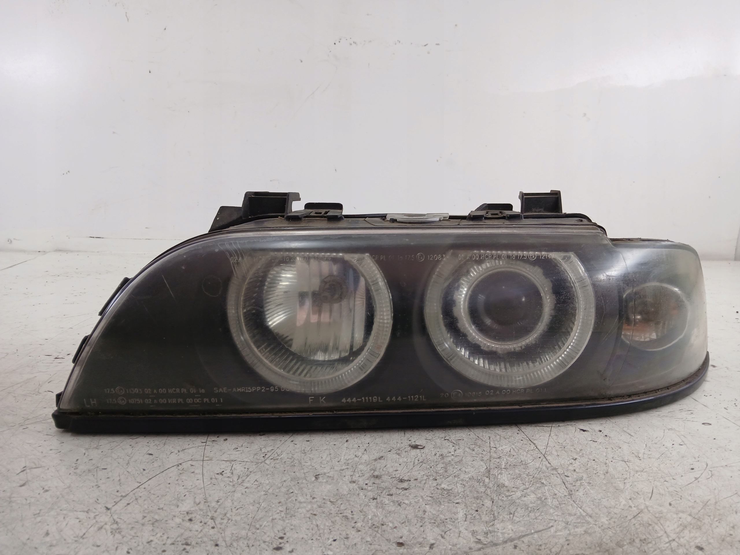 Dodatkowe zdjęcie używanej części: BMW E39 LAMPA LEWA PRZÓD SOCZEWKA ANGEL EYES