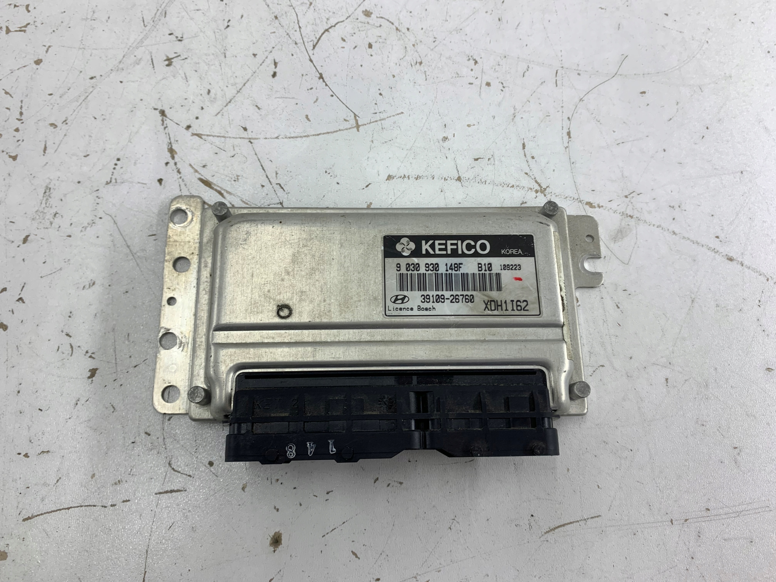 Dodatkowe zdjęcie używanej części: HYUNDAI ELANTRA III 1.6 STEROWNIK SILNIKA 39109-26760