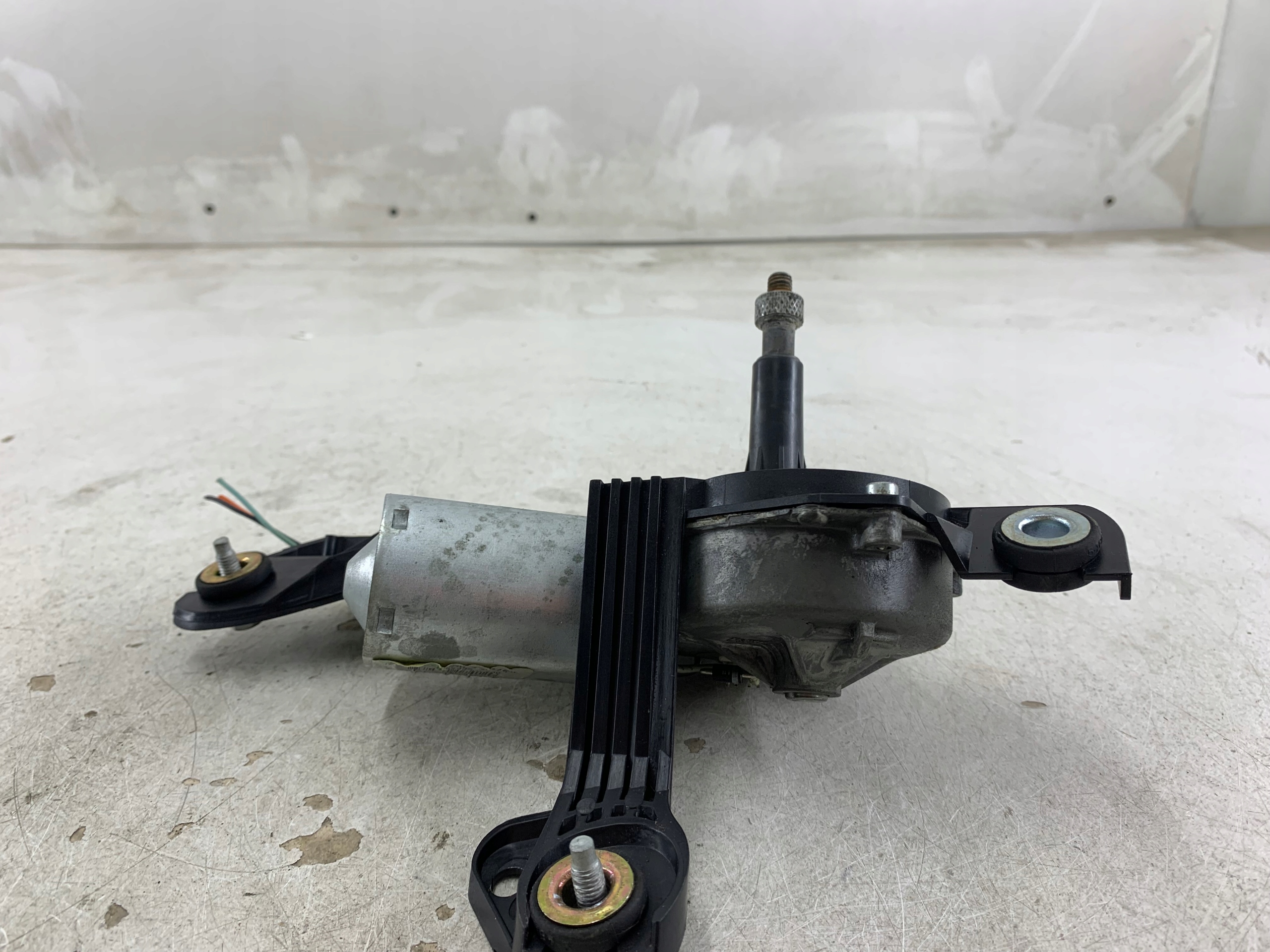 Dodatkowe zdjęcie używanej części: NISSAN PRIMERA P12 MECHANIZM WYCIERACZKI TYŁ 53017412