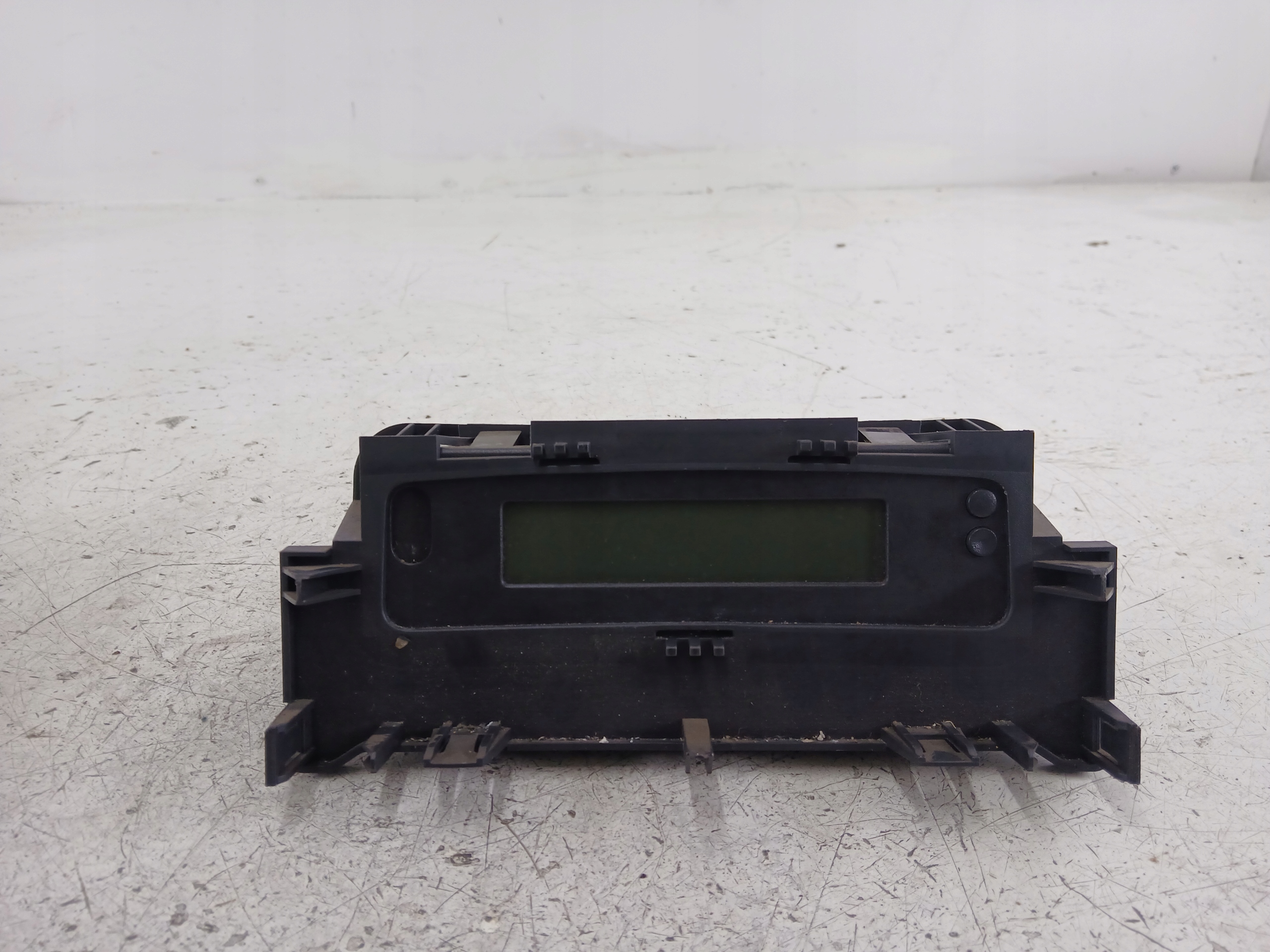 Dodatkowe zdjęcie używanej części: RENAULT MEGANE II MONITOR WYŚWIETLACZ EKRAN 8200755120A