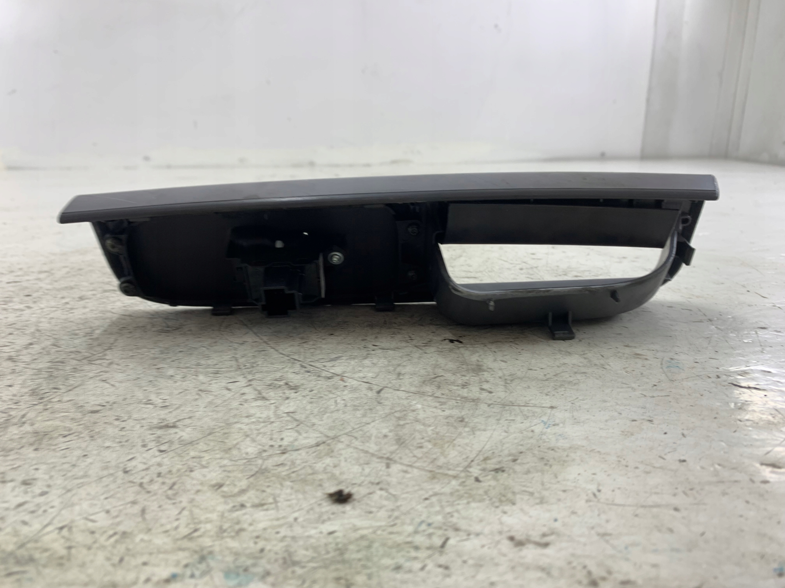 Dodatkowe zdjęcie używanej części: VOLVO V50 I PANEL SZYB PRAWY PRZÓD 30774162