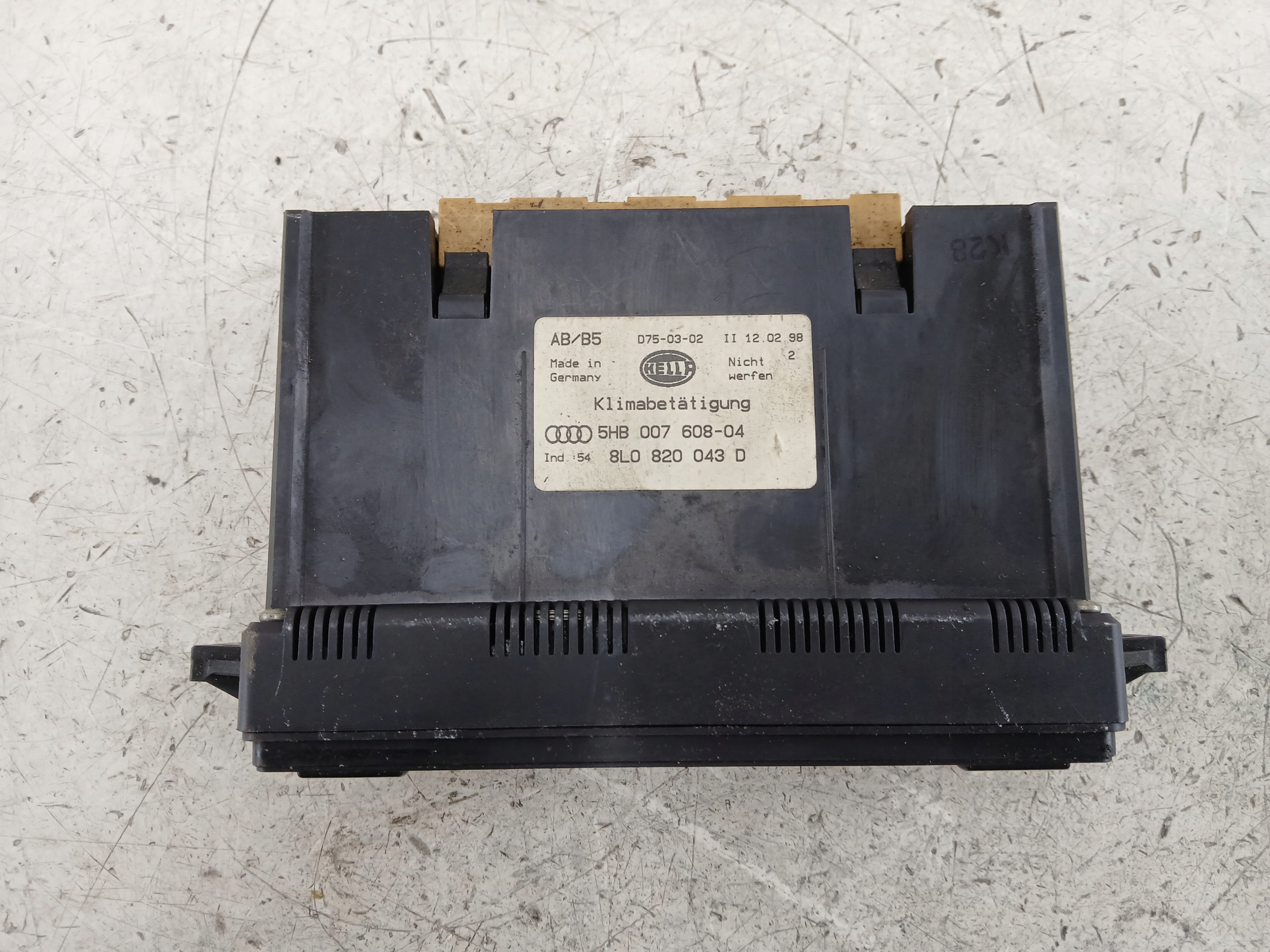 AUDI A3 8L PANEL KLIMATYZACJI 8L0820043D - zdjęcie 3