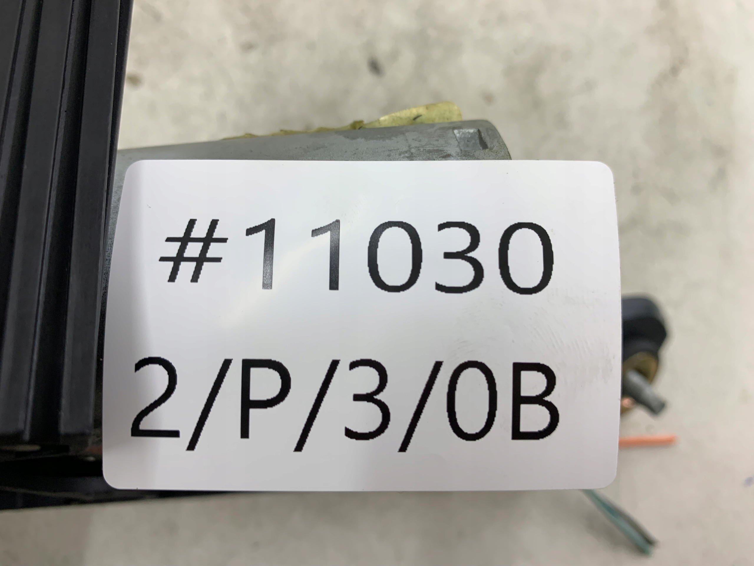 NISSAN PRIMERA P12 MECHANIZM WYCIERACZKI TYŁ 53017412 - zdjęcie 6